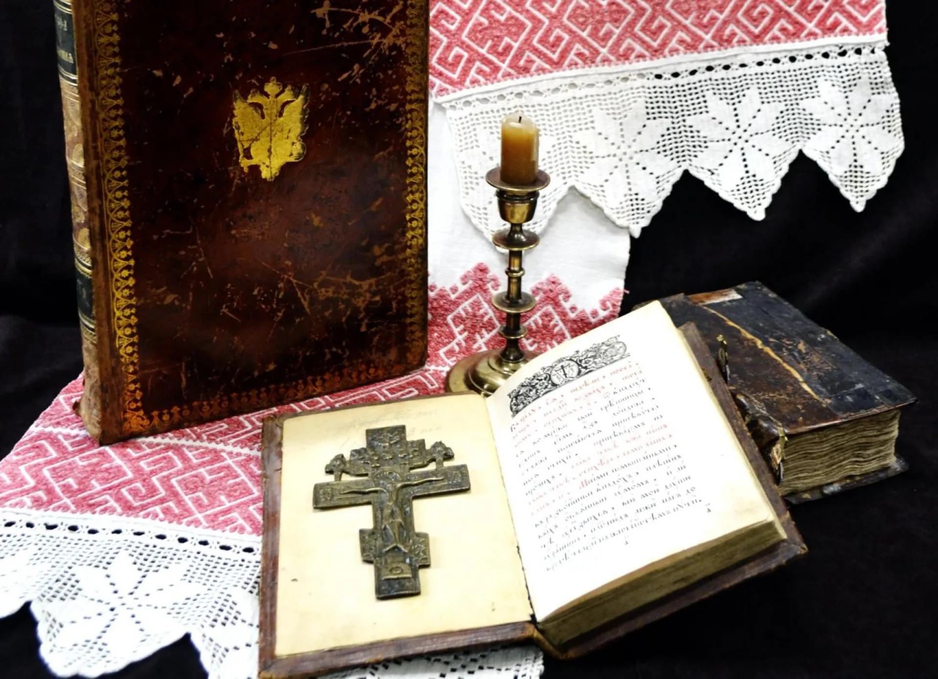 Выставку редких изданий и рукописных книг откроют в Барнауле