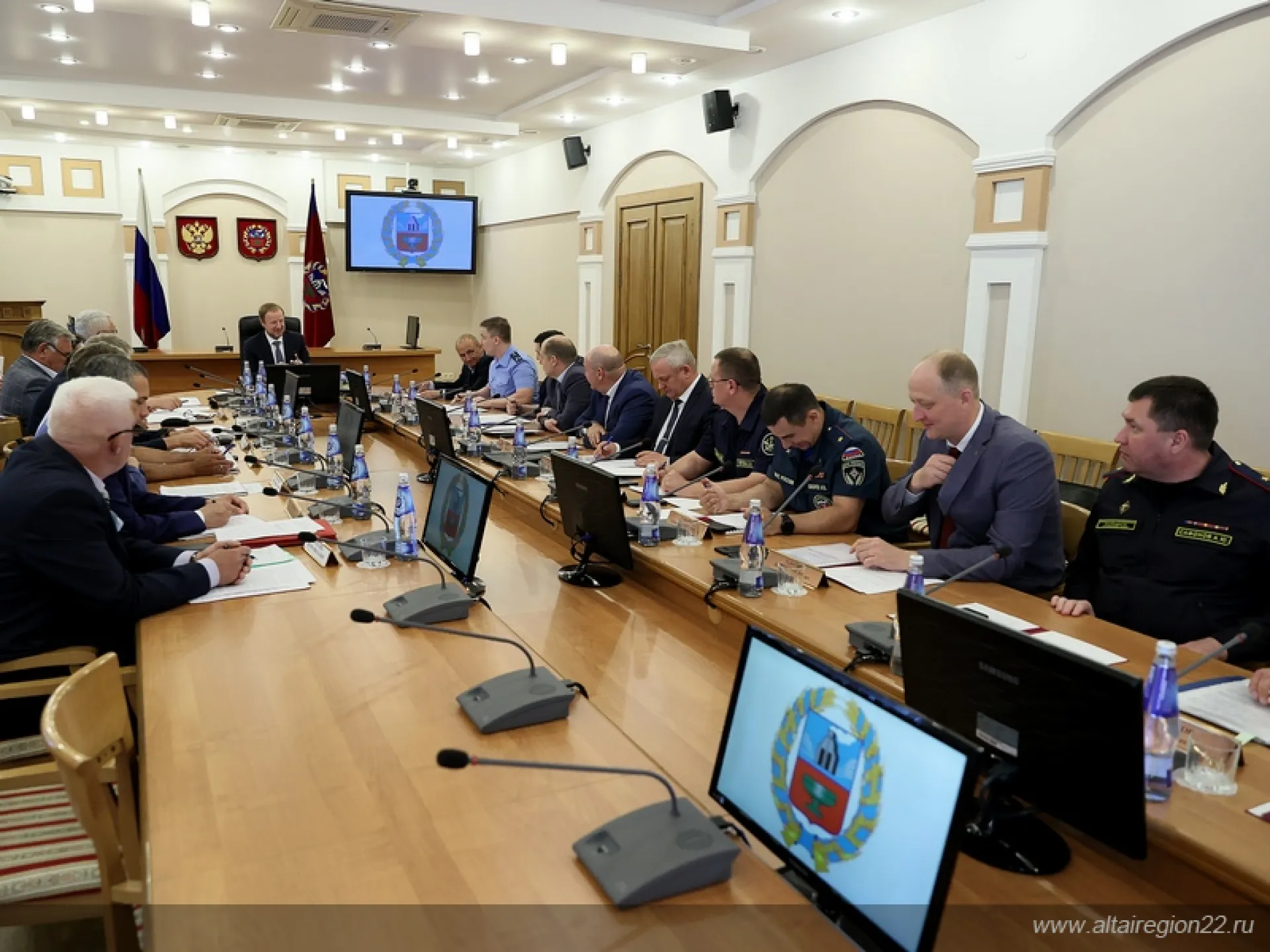 Виктор Томенко провёл заседание постоянно действующего координационного совещания по обеспечению правопорядка в регионе