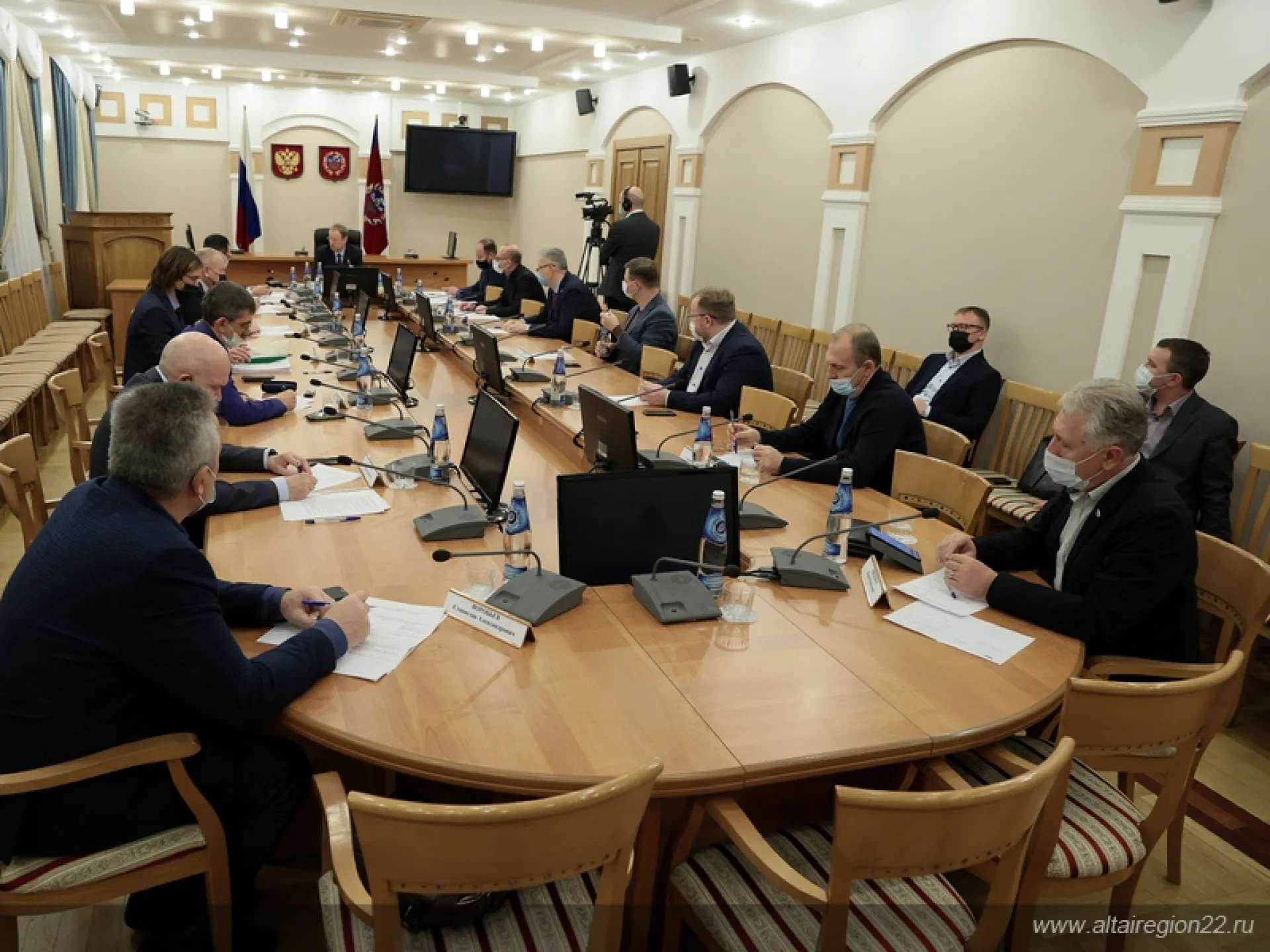 Виктор Томенко встретился с представителями Общественной палаты Алтайского края