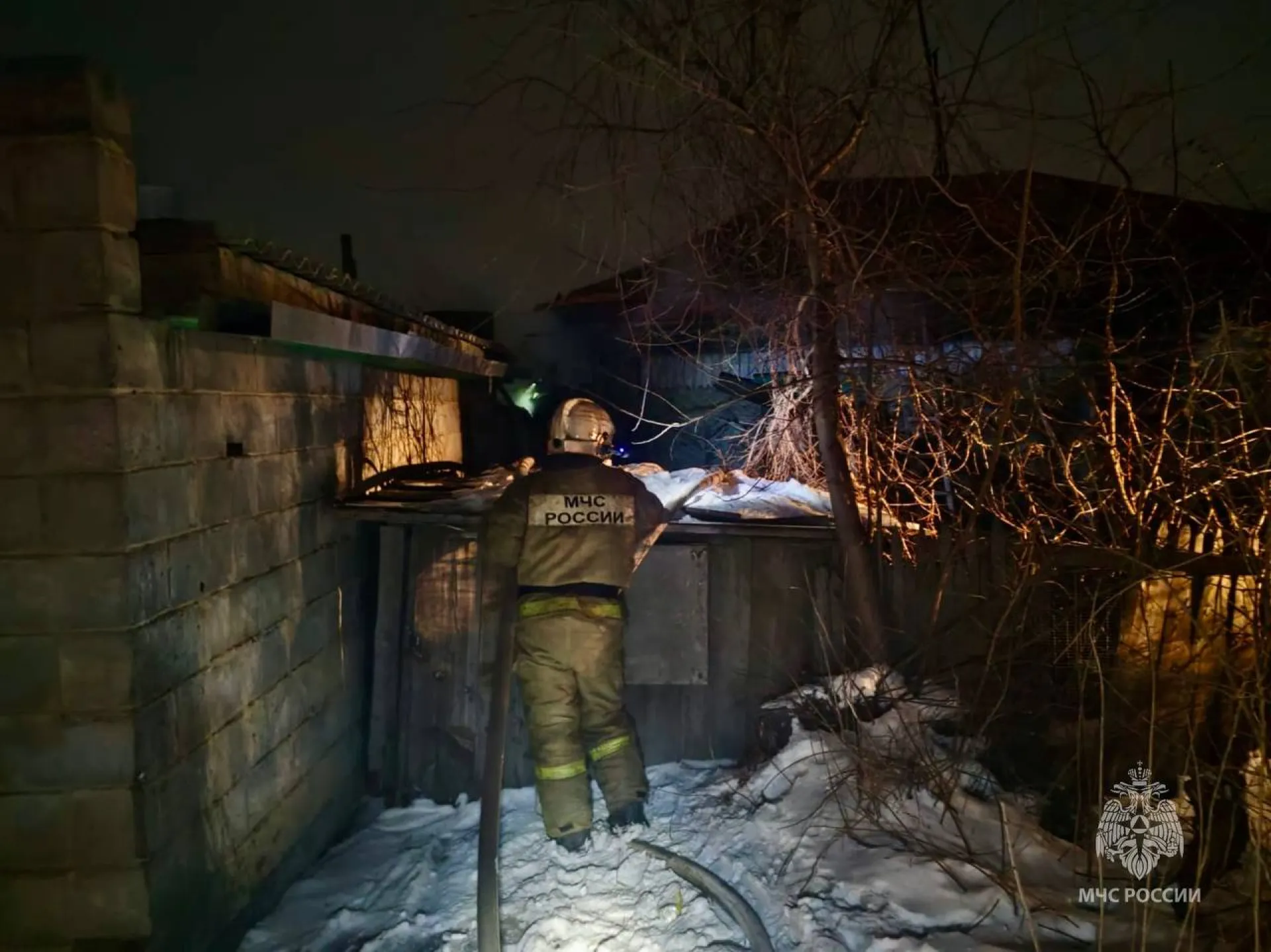 При пожаре в Рубцовске погиб человек При пожаре в Рубцовске погиб человек