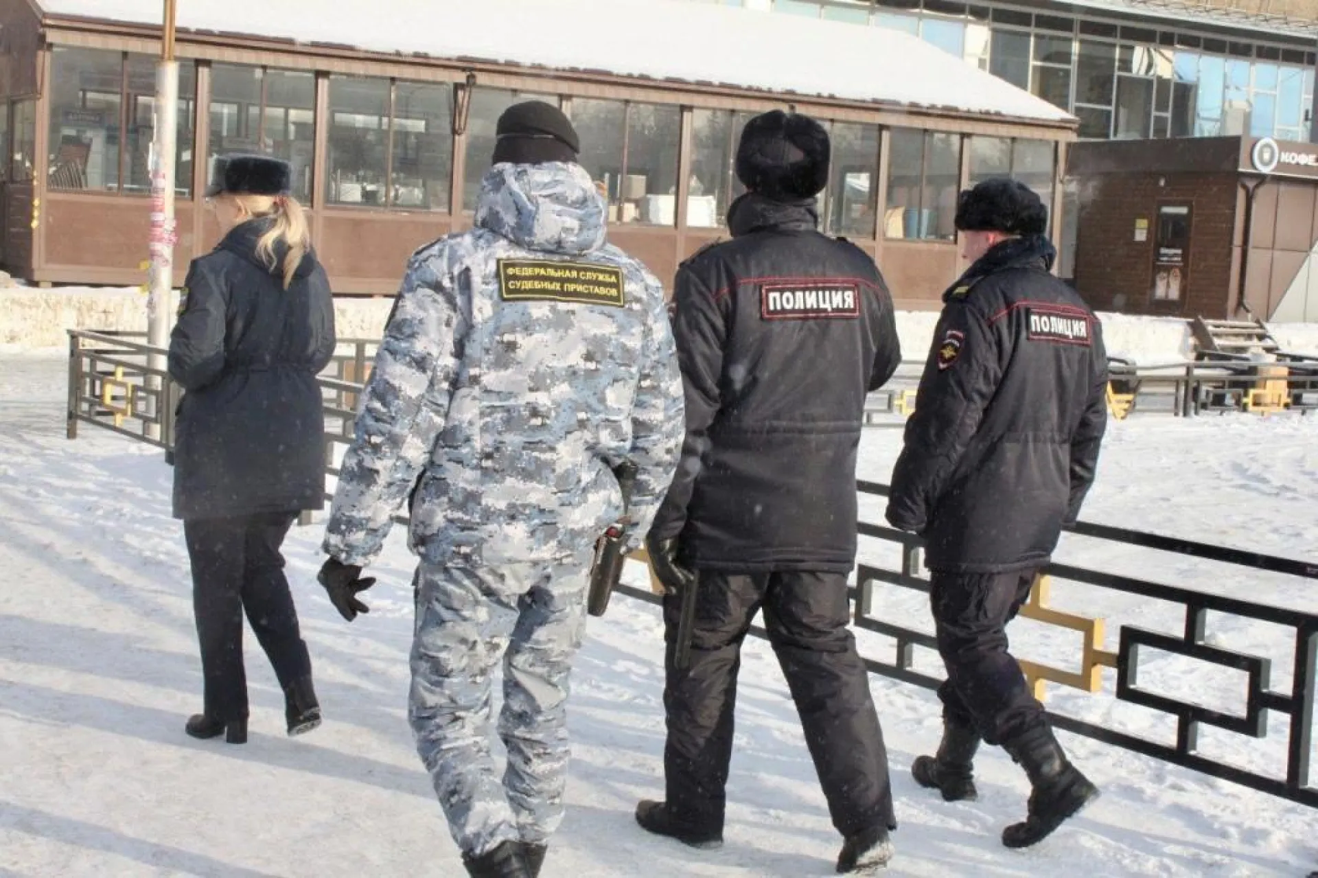 На Алтае транспортные полицейские взыскали около 40 тысяч рублей штрафов с должников и правонарушителей На Алтае транспортные полицейские взыскали около 40 тысяч рублей штрафов с должников и правонарушителей