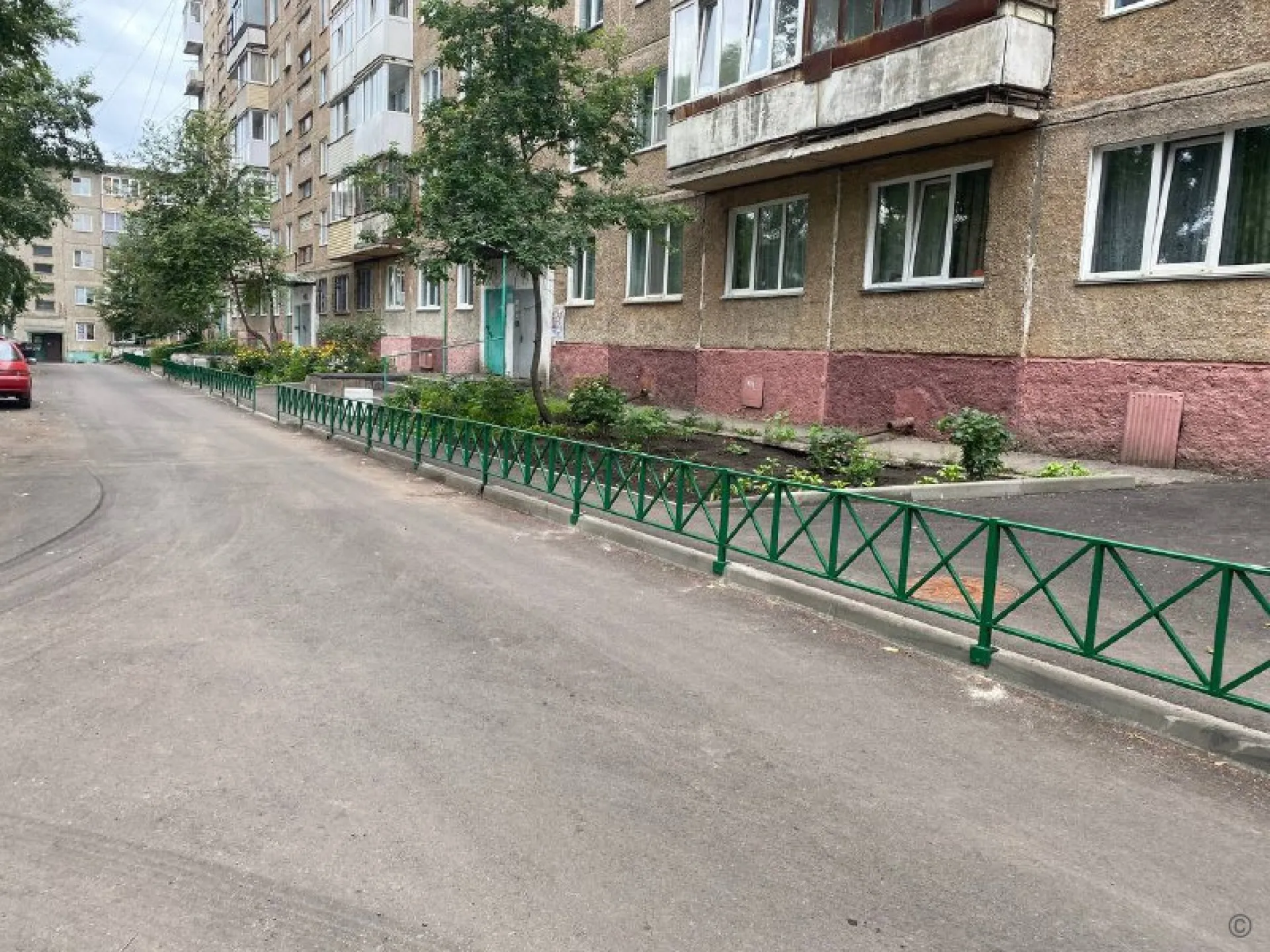 43 двора ремонтируют в Барнауле