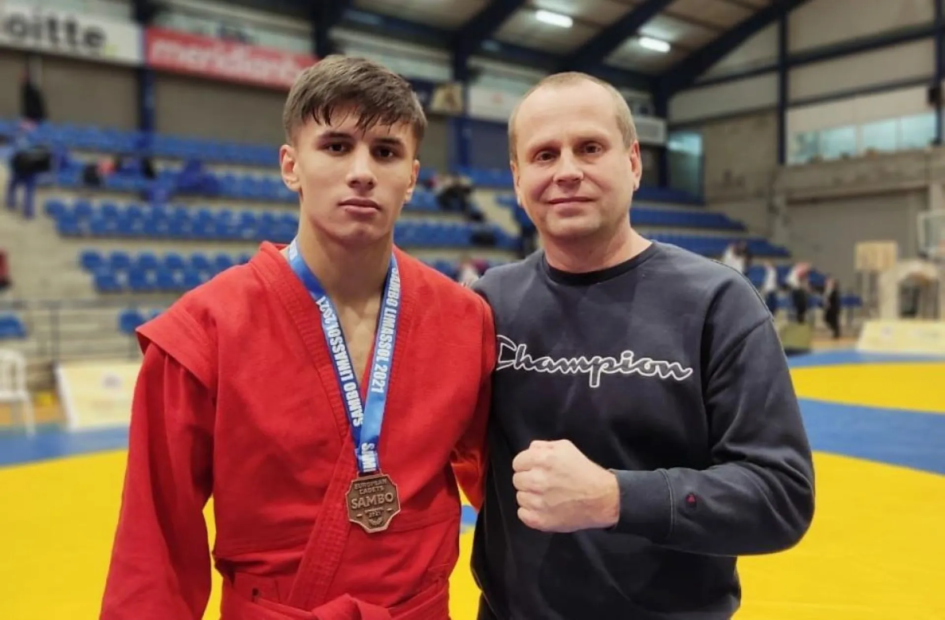 Бийчанин Денис Дружинин завоевал медаль чемпионата Европы по самбо Бийчанин Денис Дружинин завоевал медаль чемпионата Европы по самбо