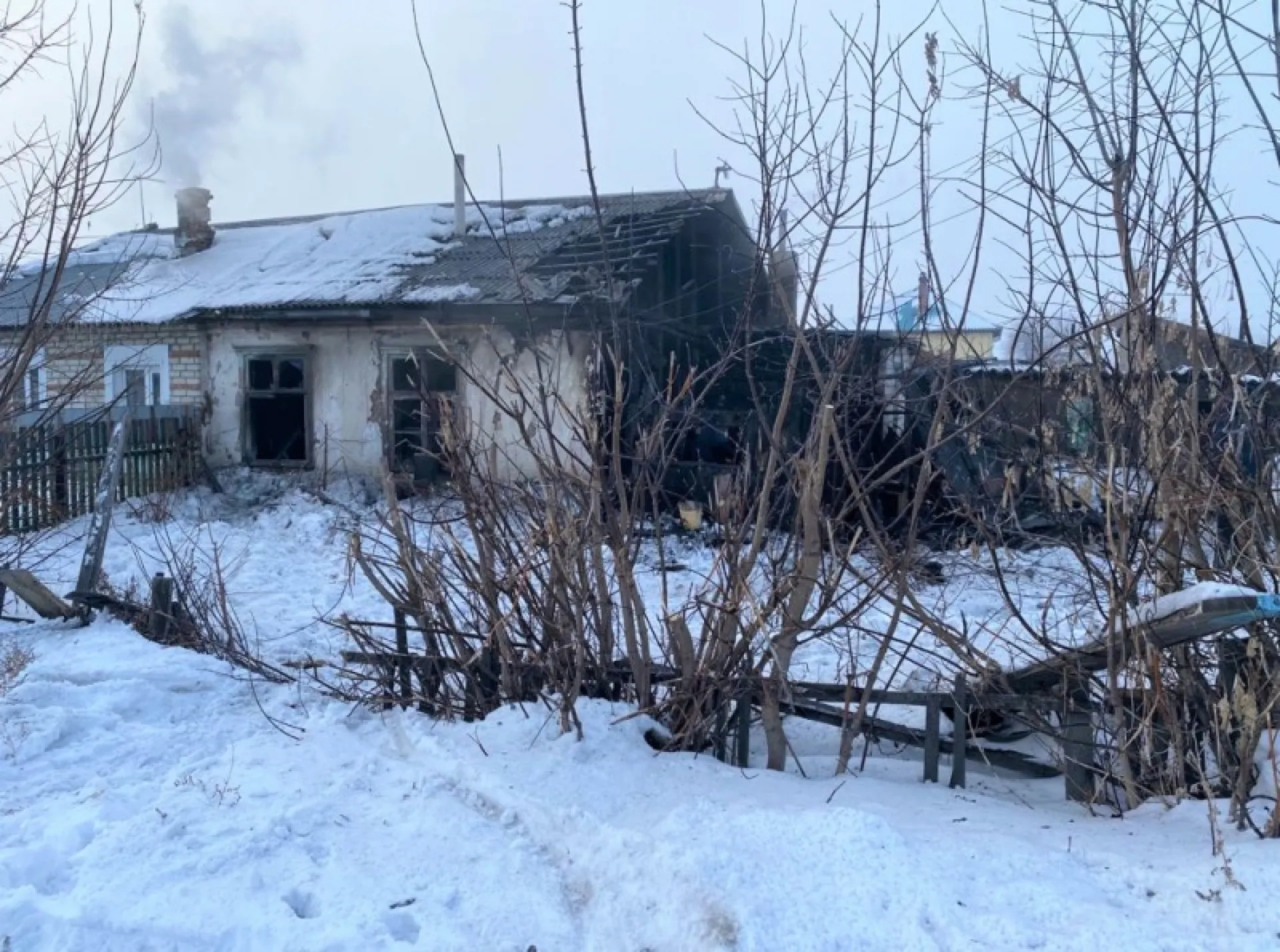 Три человека погибли при пожаре в Камне-на-Оби Три человека погибли при пожаре в Камне-на-Оби