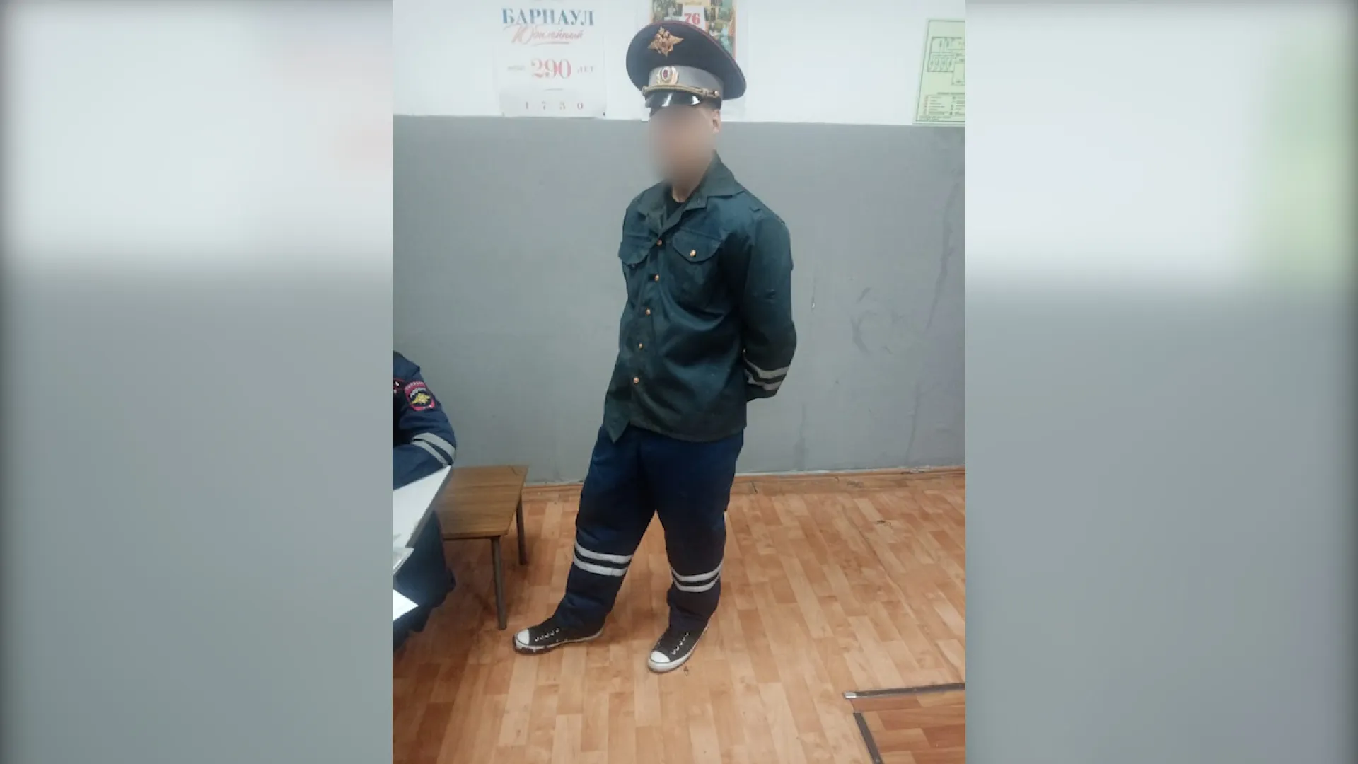 Барнаулец притворялся инспектором ГИБДД Барнаулец притворялся инспектором ГИБДД
