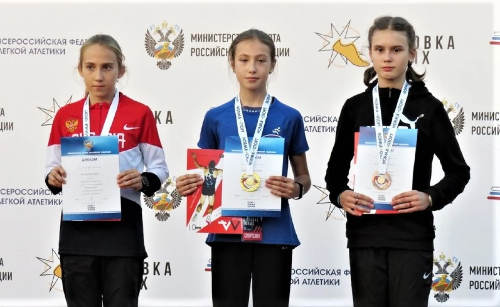 Спортсменка из Барнаула завоевала золото на Всероссийских соревнованиях по легкоатлетическому четырехборью