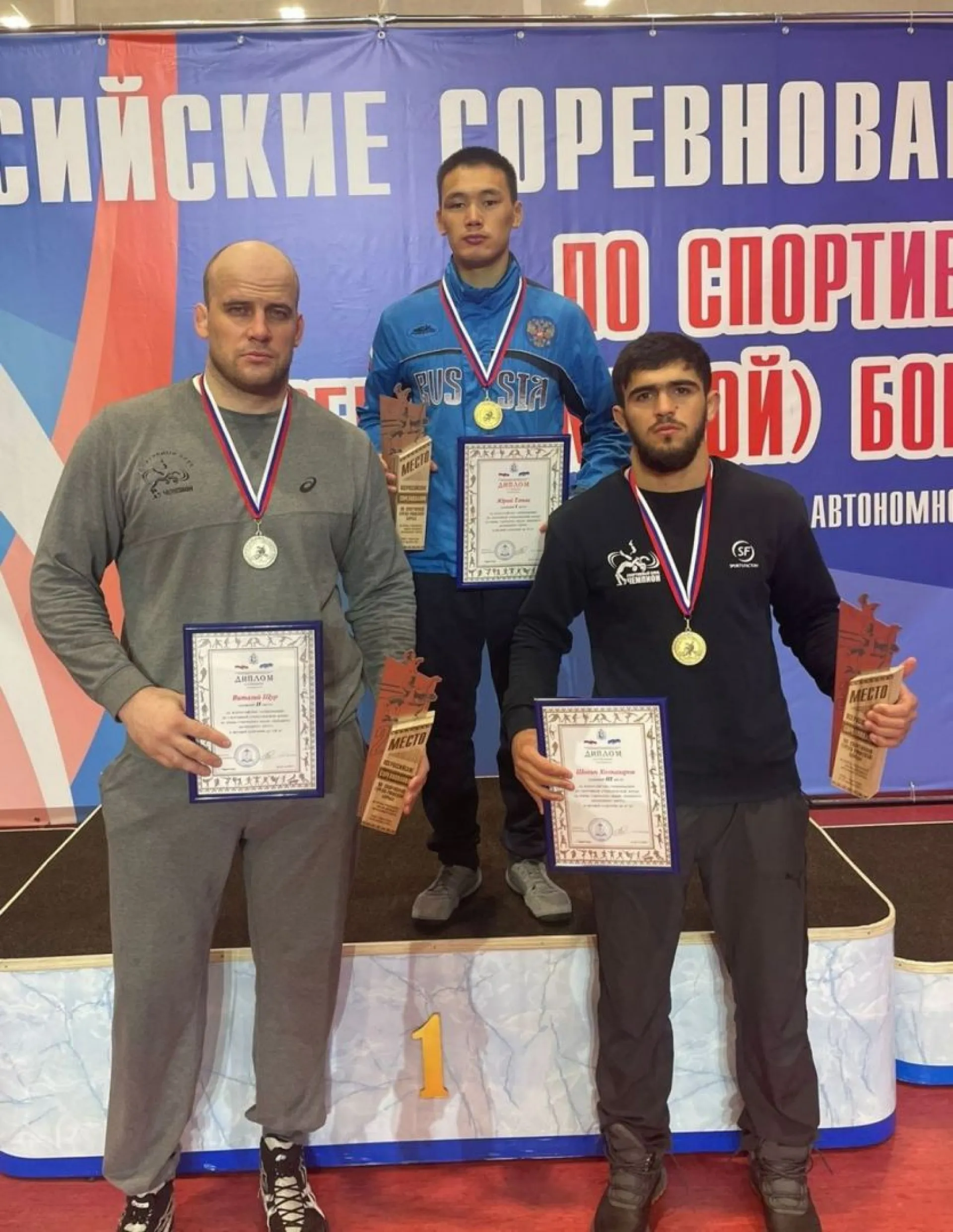 Алтайские борцы стали призерами всероссийских соревнований