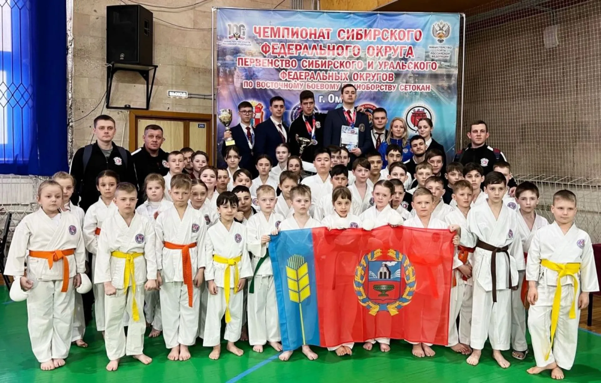 Алтайские борцы завоевали 47 медалей на чемпионате и первенстве Сибири в Омске