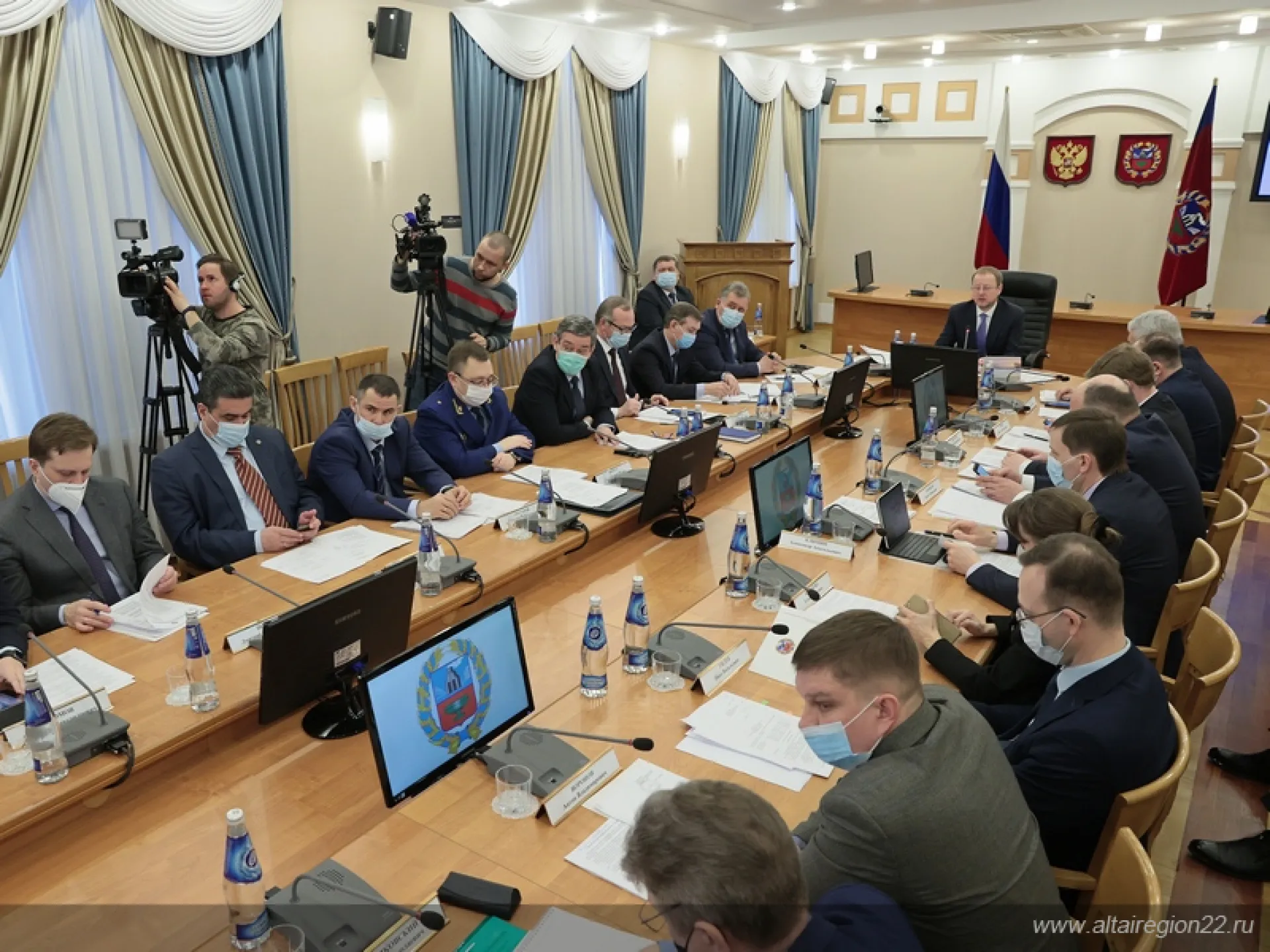 Выполнение поручений президента обсудили на заседании правительства Алтайского края