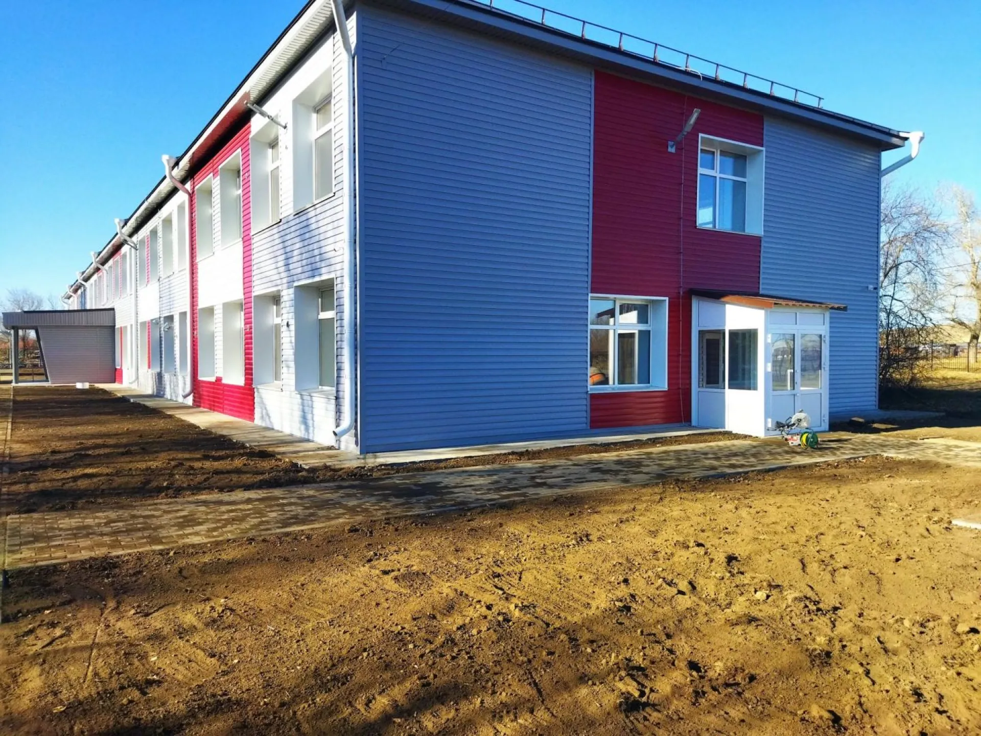 Обновлённую школу после капремонта открыли в селе в Алтайском крае Обновлённую школу после капремонта открыли в селе в Алтайском крае