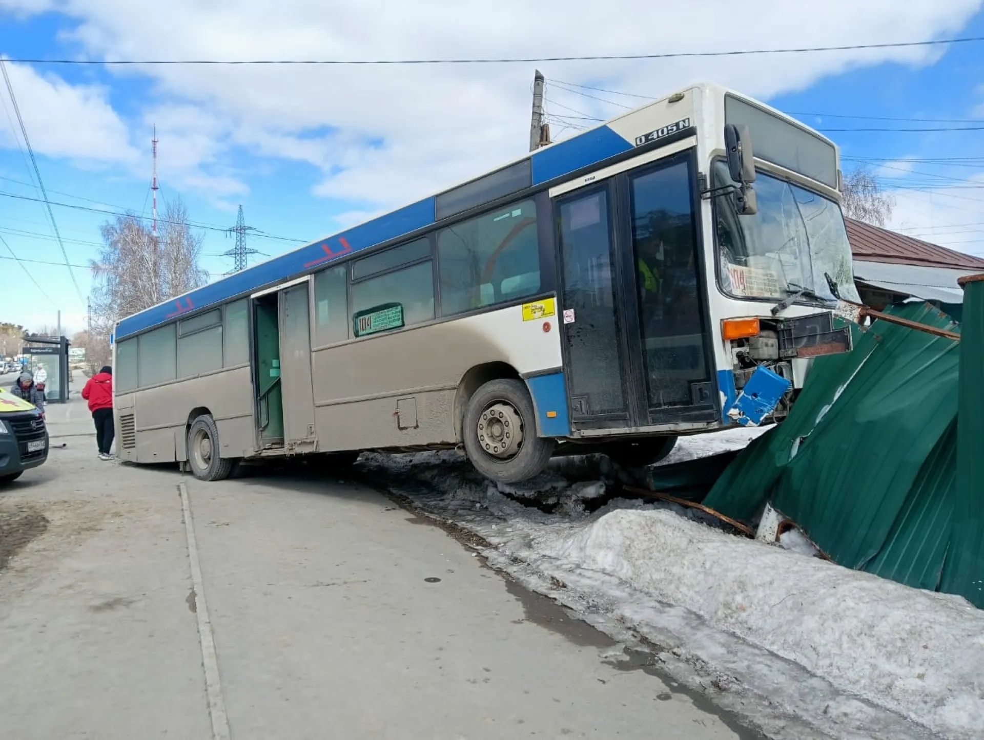 Массовое ДТП с участием пассажирского автобуса произошло в Барнауле