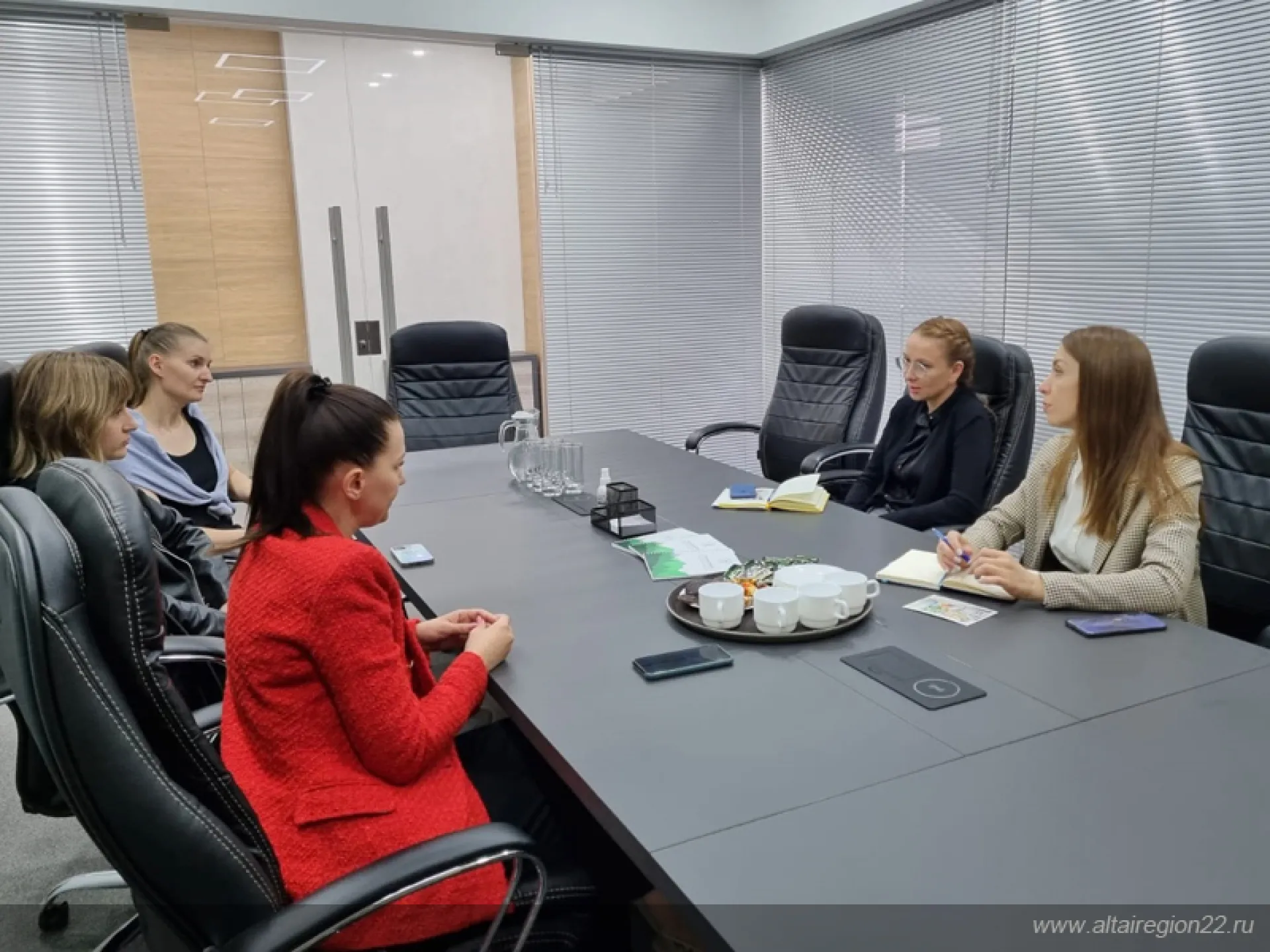 Алтайские предприниматели обсудили деловое сотрудничество с партнерами из Кемеровской области Алтайские предприниматели обсудили деловое сотрудничество с партнерами из Кемеровской области