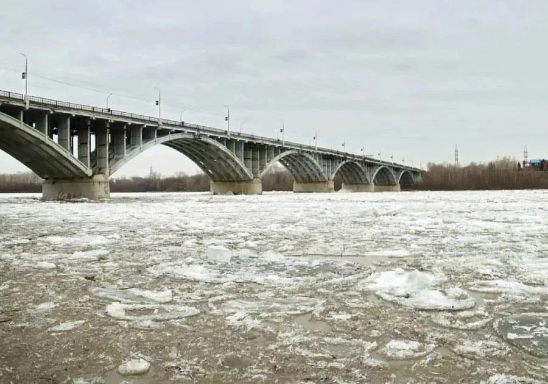 В Бийске начался ледоход