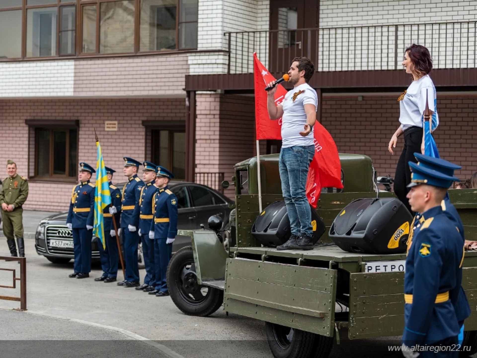 Акции «Фронтовые бригады» и «Парад у дома ветерана» пройдут в Барнауле