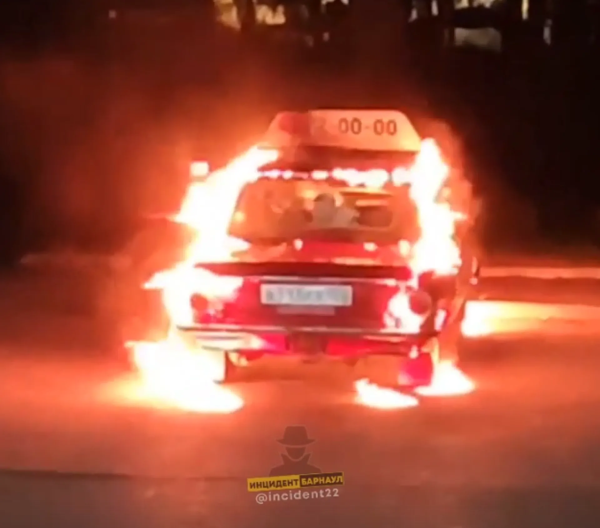 В Яровом неизвестные сожгли любимый горожанами автомобиль ЗАЗ-968