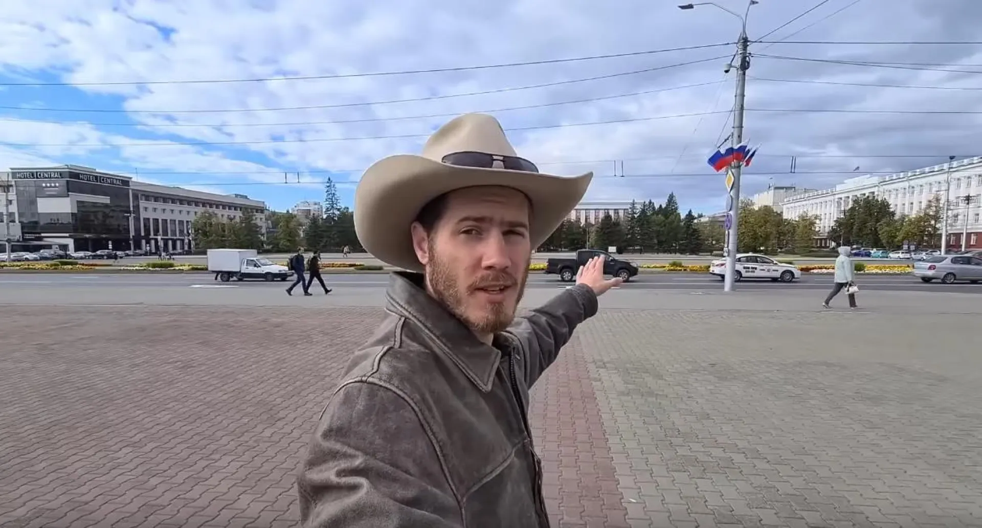 Блогер из Австралии приехал в Барнаул и назвал его сибирским сокровищем Блогер из Австралии приехал в Барнаул и назвал его сибирским сокровищем
