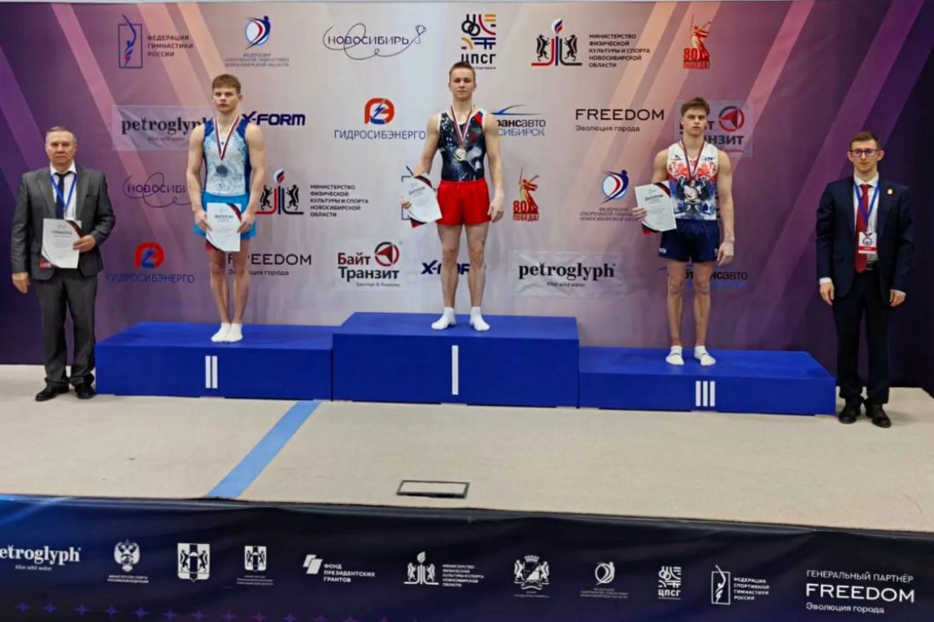 Семь медалей завоевали алтайские гимнасты на отдельных снарядах на чемпионате Сибири
