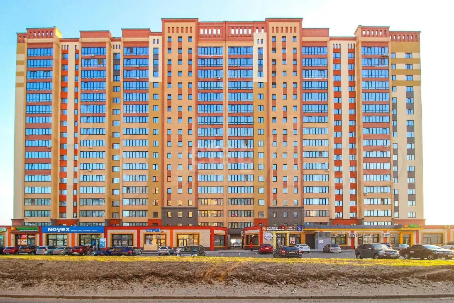 «Просторную еврочетырешку» с видом на фонтан продают за 11 миллионов в Барнауле «Просторную еврочетырешку» с видом на фонтан продают за 11 миллионов в Барнауле