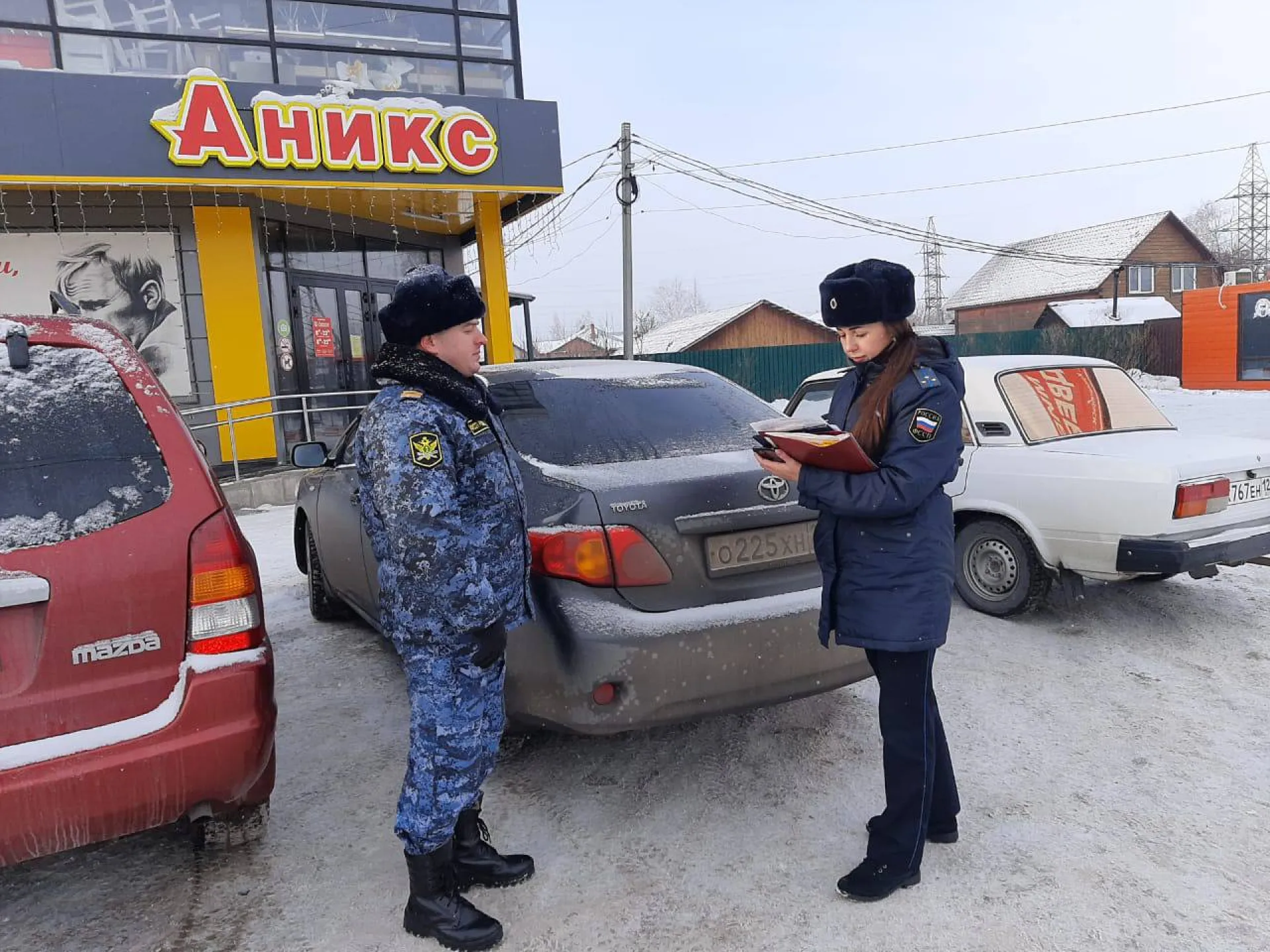 Машины должников арестовали во время рейда в Бийске Машины должников арестовали во время рейда в Бийске