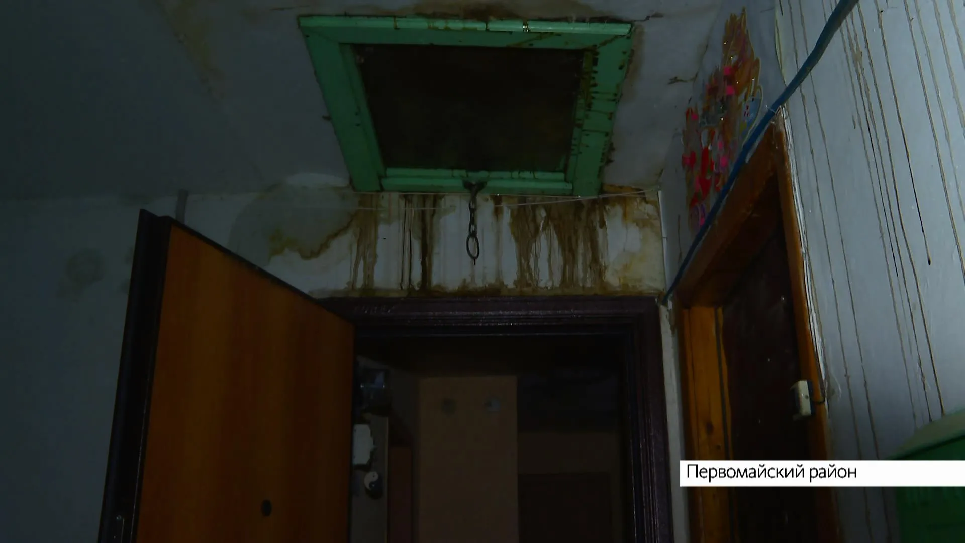 Алтайским сельчанам, дом которых заливает водой, починят крышу