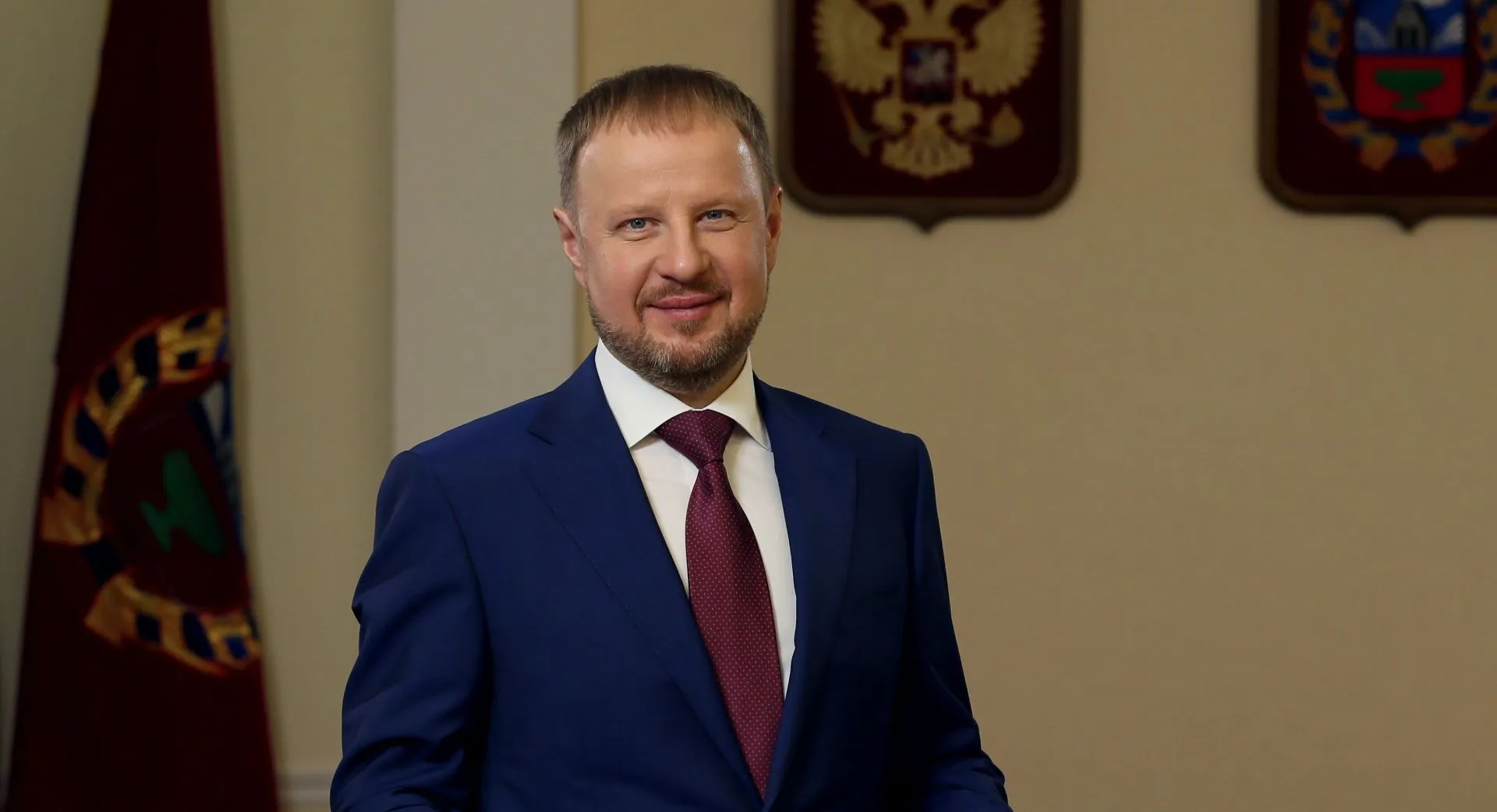 Дочь Роберта Рождественского поздравила губернатора Виктора Томенко с днём рождения Дочь Роберта Рождественского поздравила губернатора Виктора Томенко с днём рождения