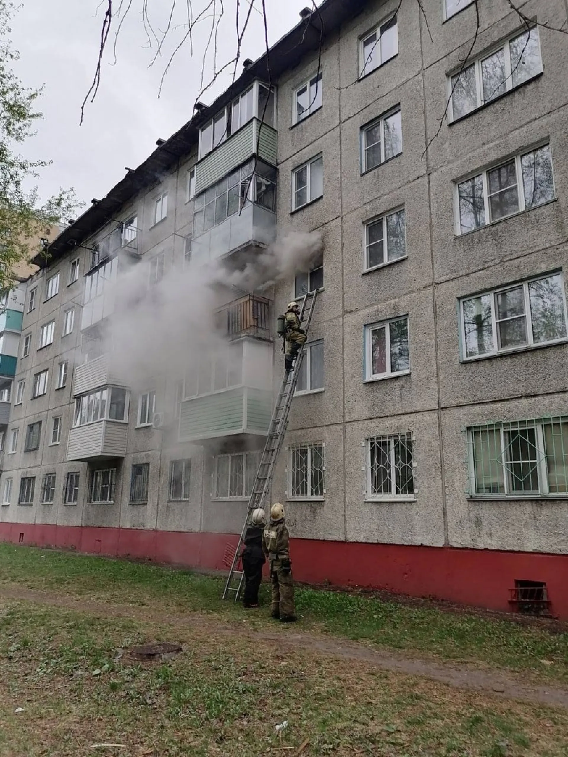 Пожар произошел на ул. Полярной в Барнауле