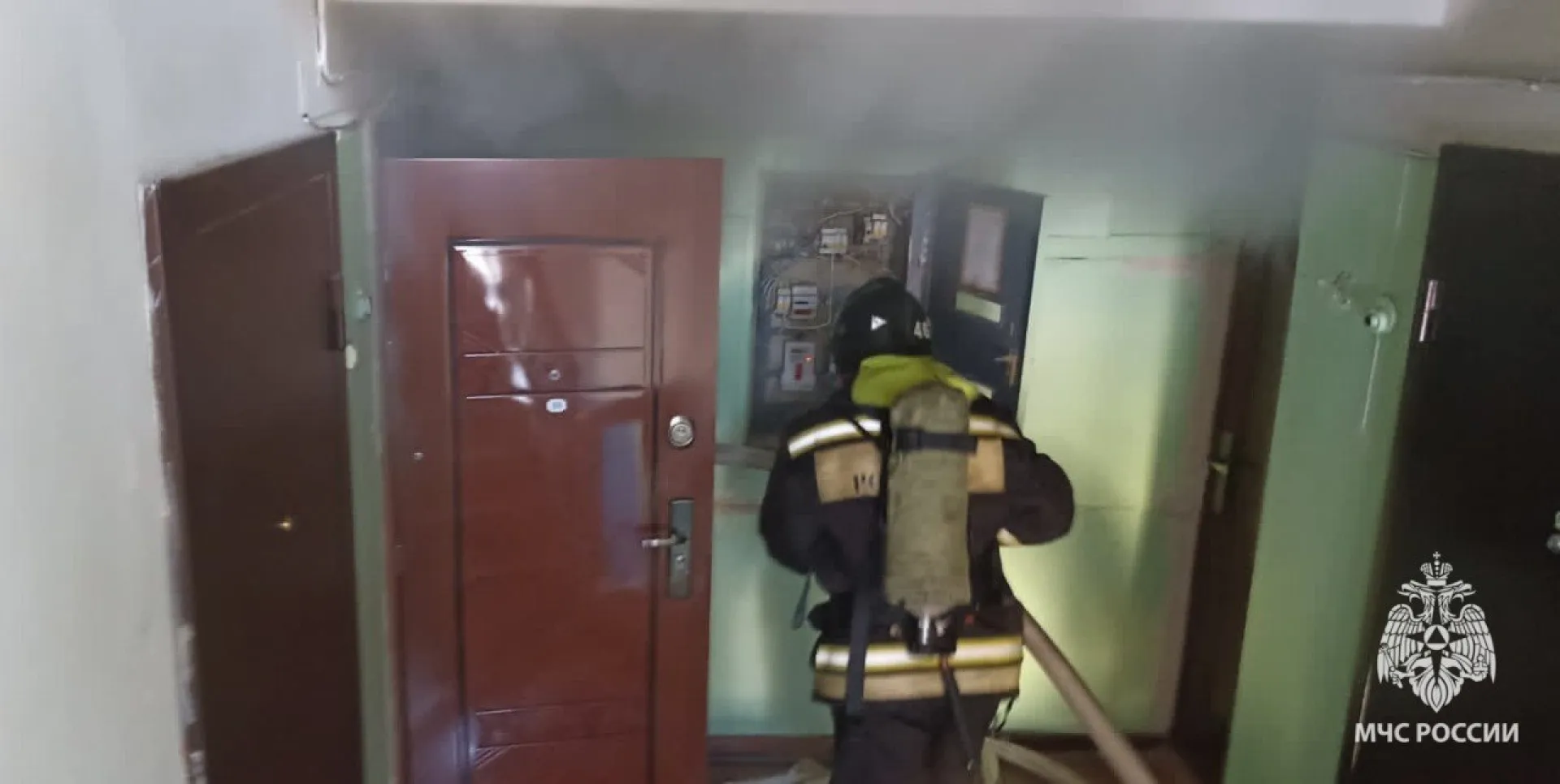 Два пожара за двое суток произошло в пятиэтажке Барнаула