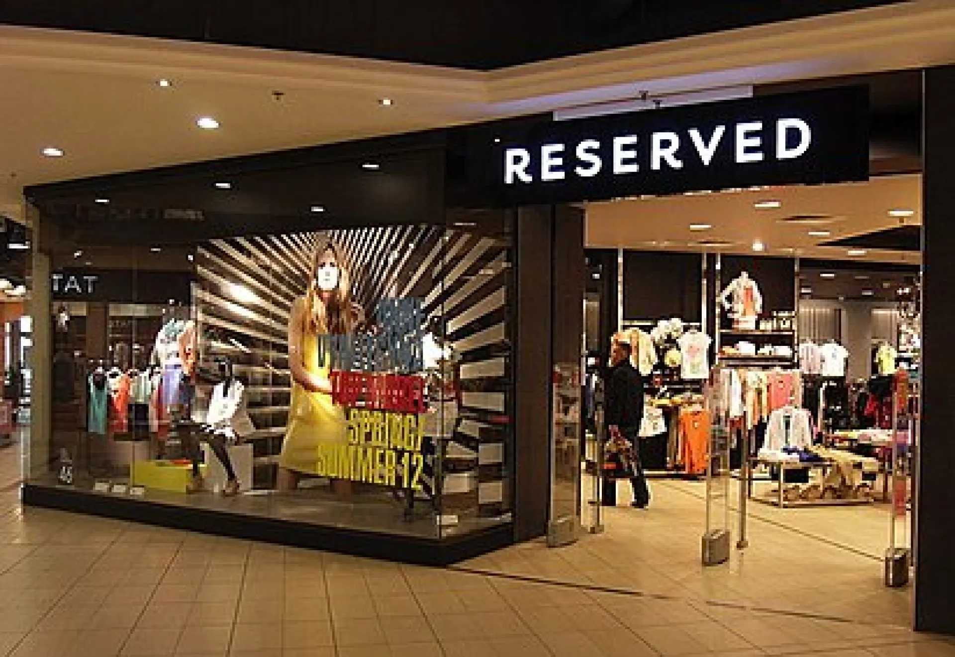 Владелец брендов Reserved и Cropp закрыл магазины в России Владелец брендов Reserved и Cropp закрыл магазины в России