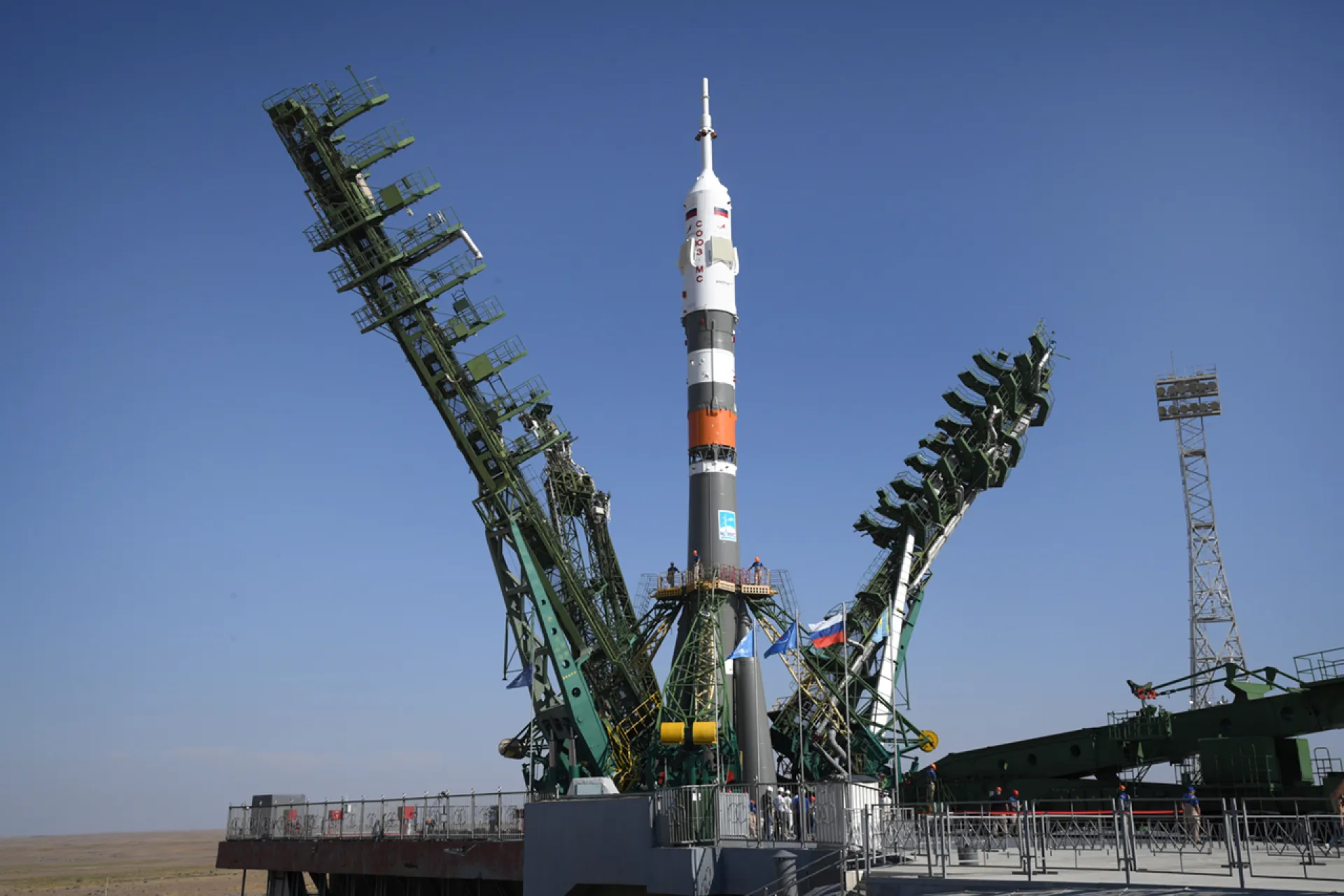 Ракета с японскими космическими туристами стартует с российского космодрома Байконур