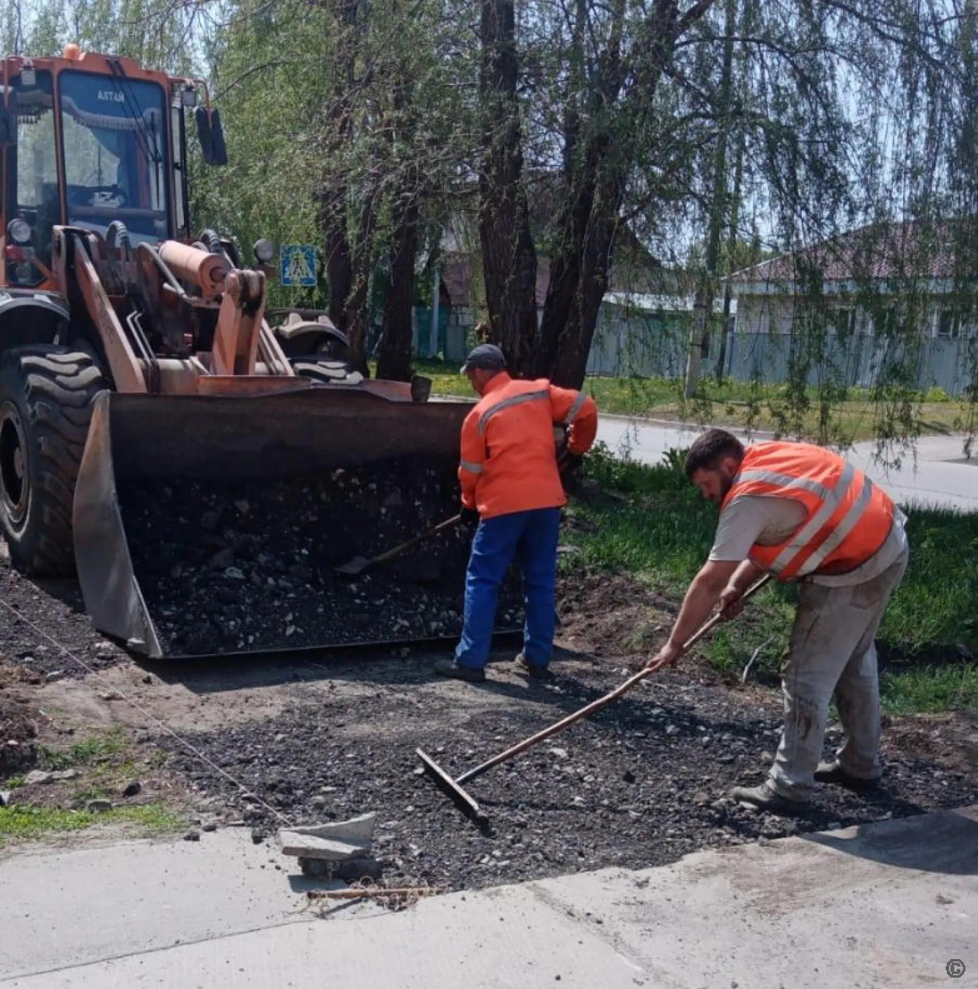 Более 11 тысяч квадратных метров тротуаров восстановят в Барнауле Более 11 тысяч квадратных метров тротуаров восстановят в Барнауле
