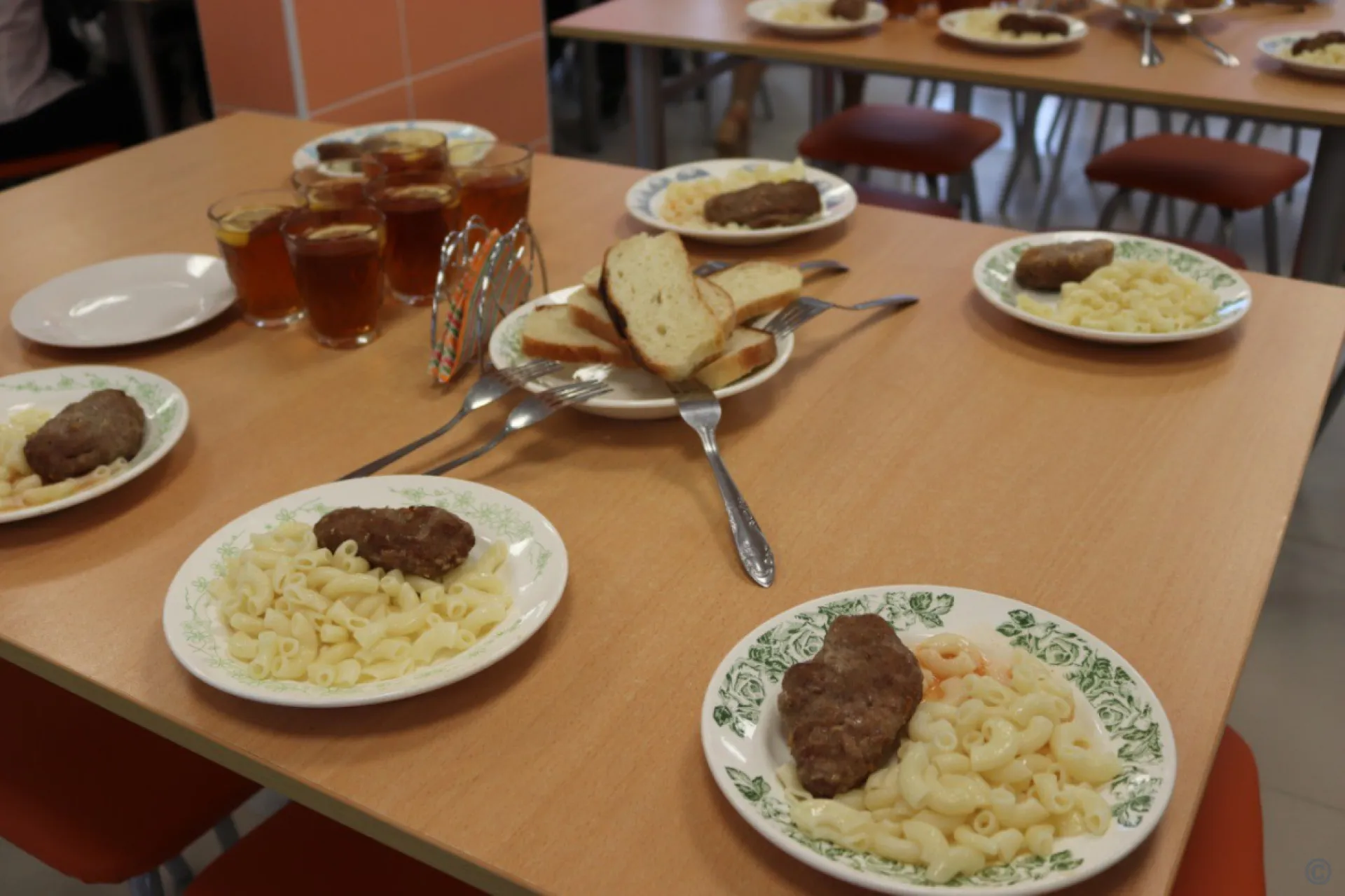 Обновленное меню появится в школьных столовых Барнаула