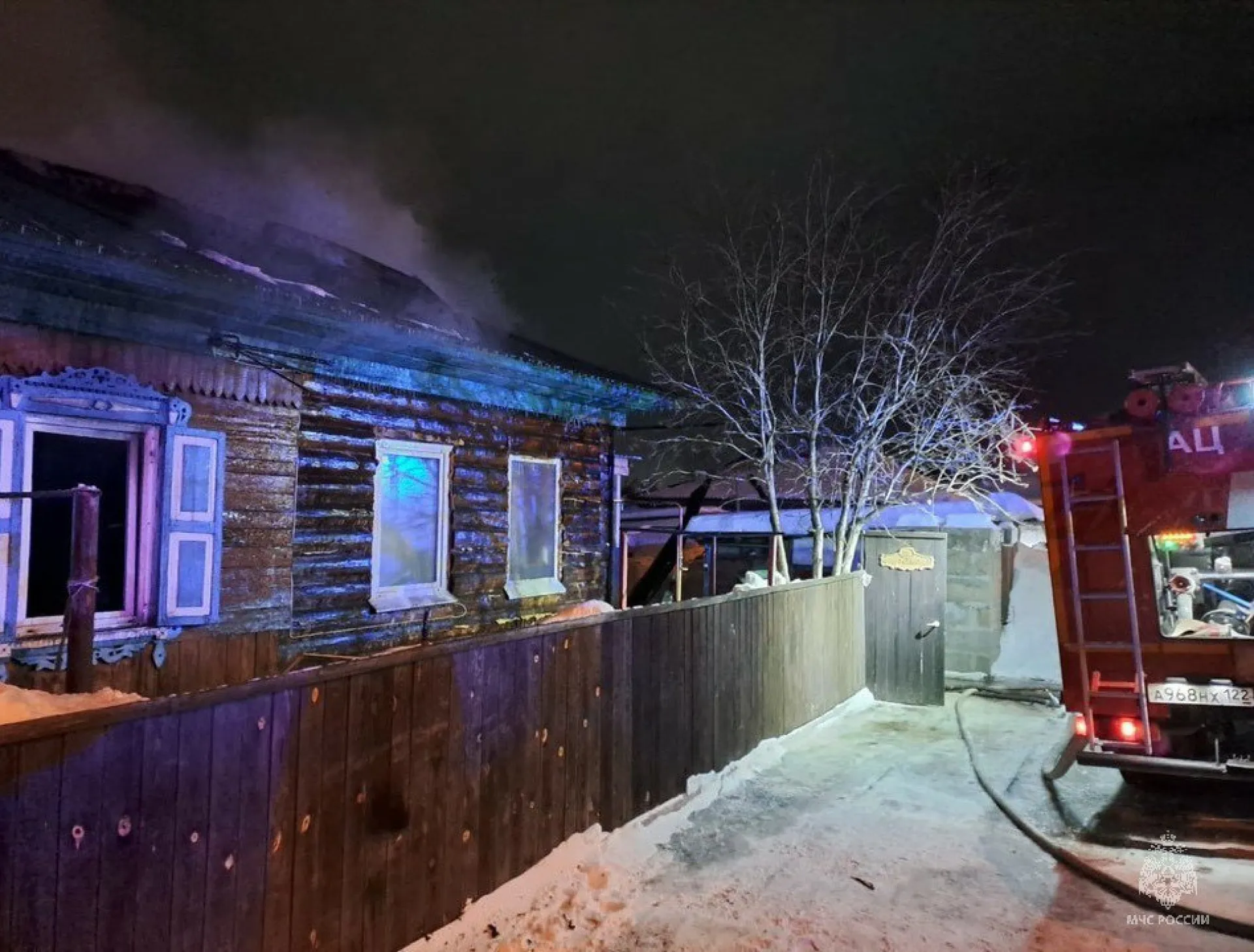 При пожаре ночью в Барнауле погиб мужчина При пожаре ночью в Барнауле погиб мужчина