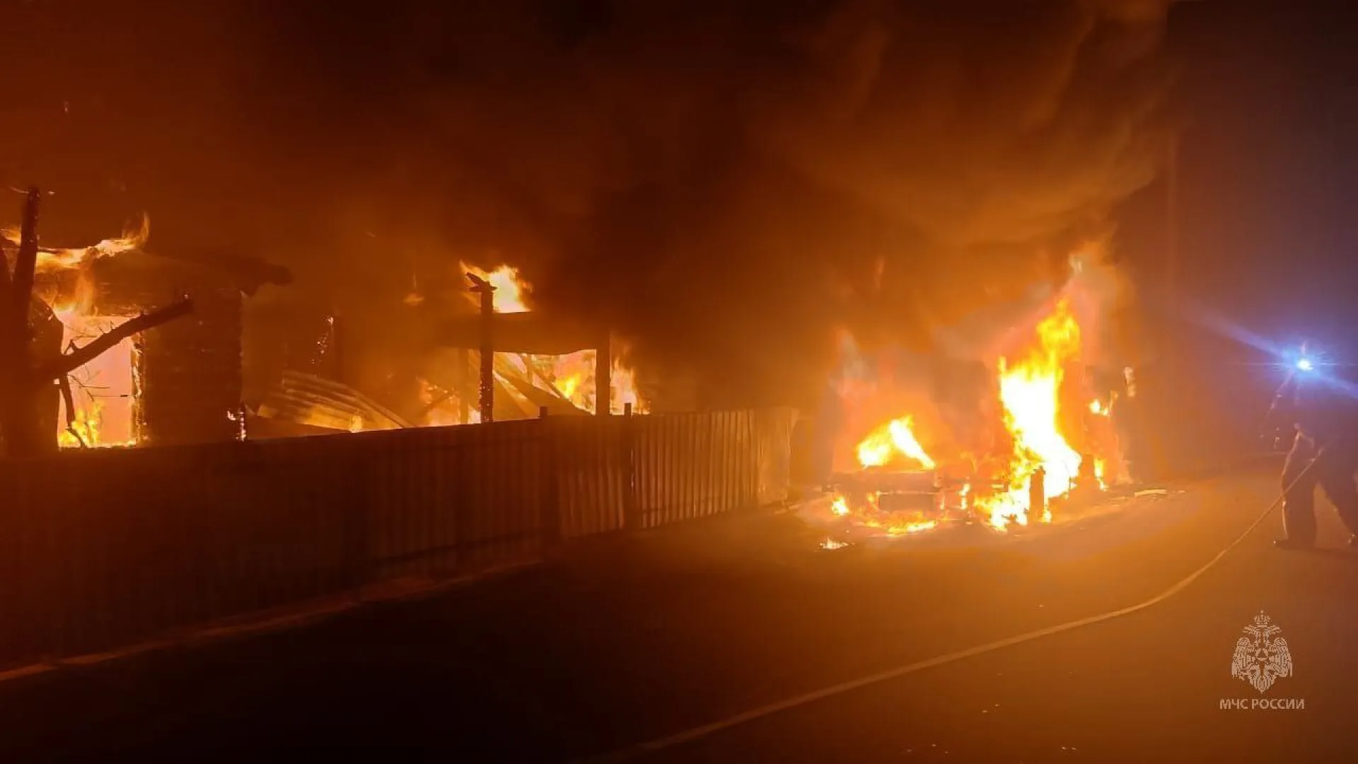 Жильцы дома погибли при крупном пожаре в Рубцовском районе