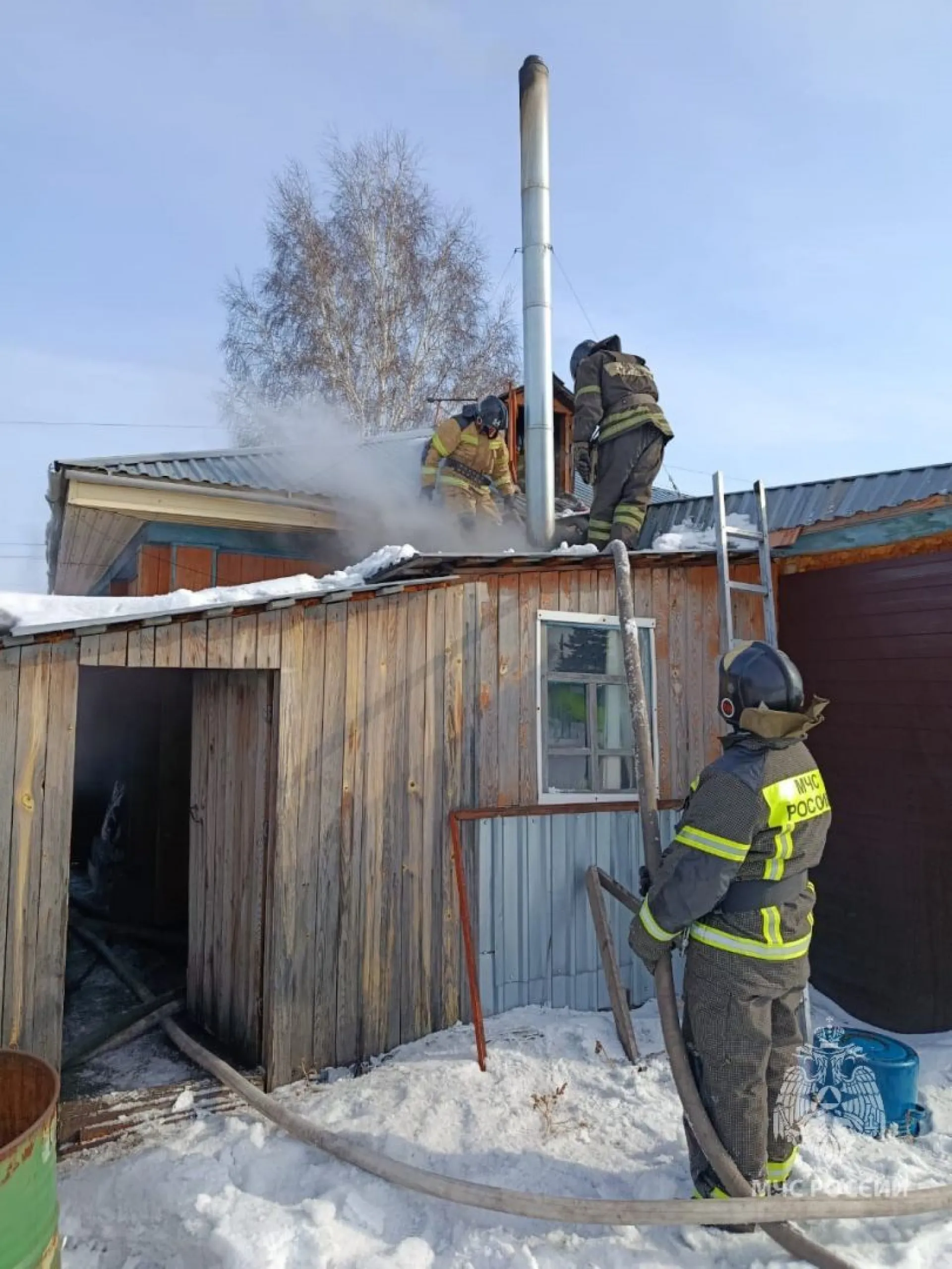 Пенсионерку спасли при пожаре в Каменском районе Пенсионерку спасли при пожаре в Каменском районе