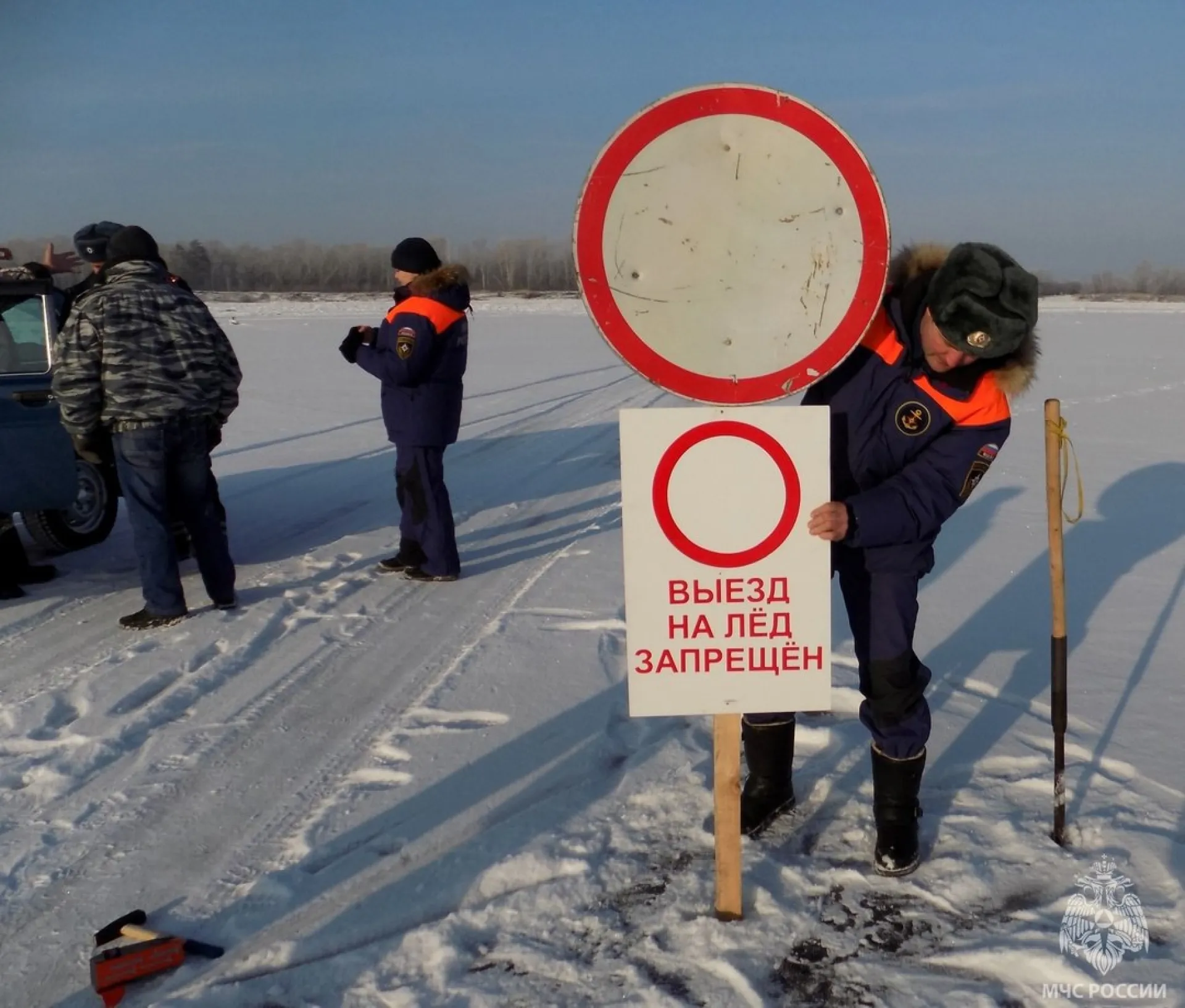 Очередную ледовую переправу закрыли в Алтайском крае Очередную ледовую переправу закрыли в Алтайском крае