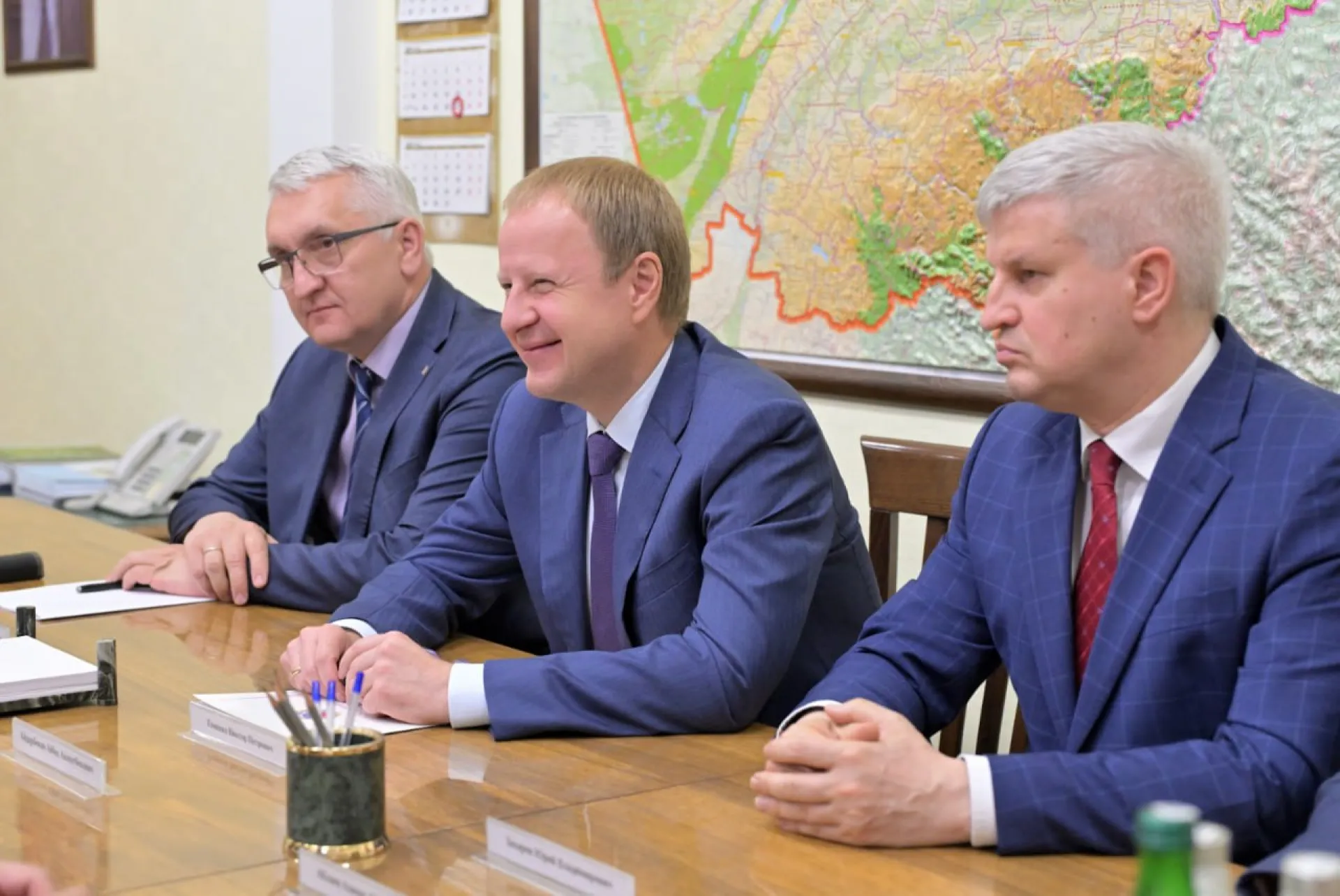 Губернатор Алтайского края и Генконсул Кыргызстана в Новосибирске обсудили развитие двусторонних отношений Губернатор Алтайского края и Генконсул Кыргызстана в Новосибирске обсудили развитие двусторонних отношений