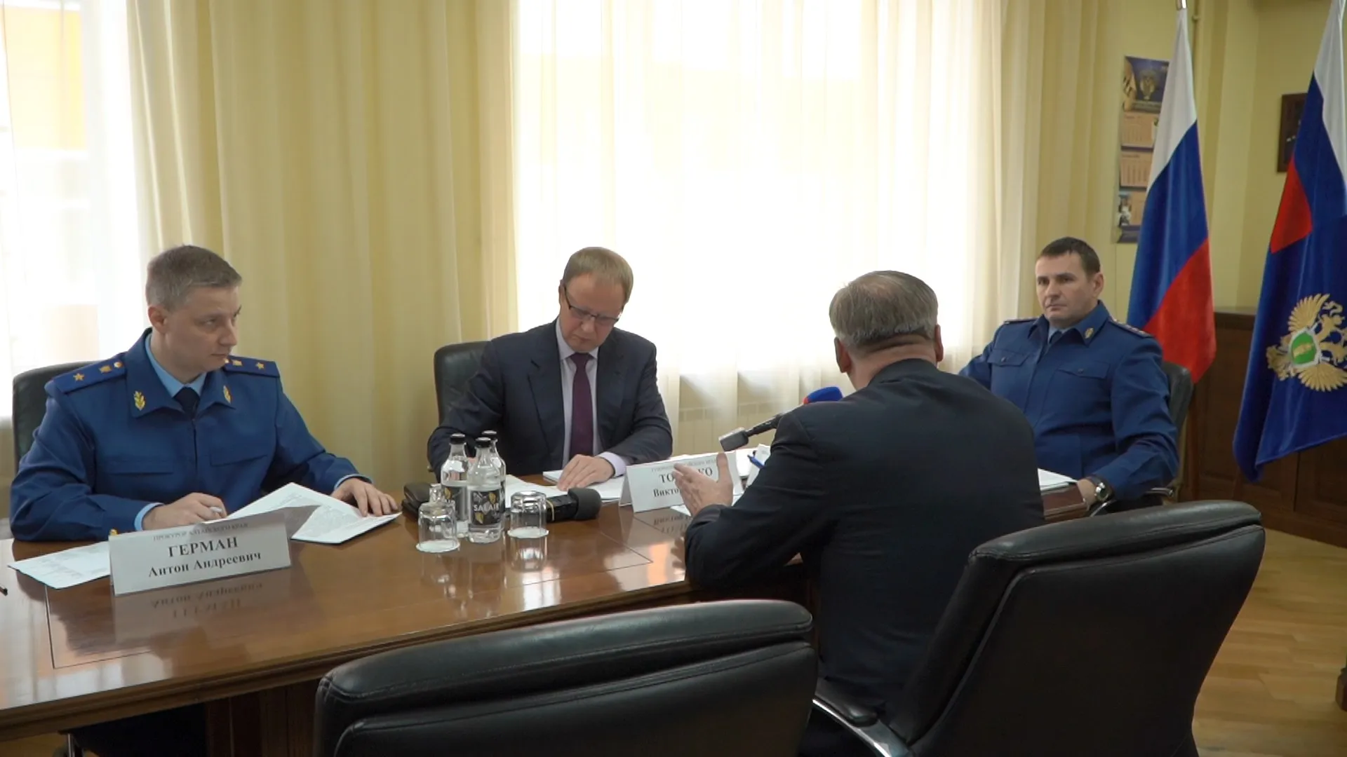 Неработающий ФОК и проблемы водоснабжения: с какими вопросами обратились жители Алтайского края к заместителю генпрокурора России Неработающий ФОК и проблемы водоснабжения: с какими вопросами обратились жители Алтайского края к заместителю генпрокурора России