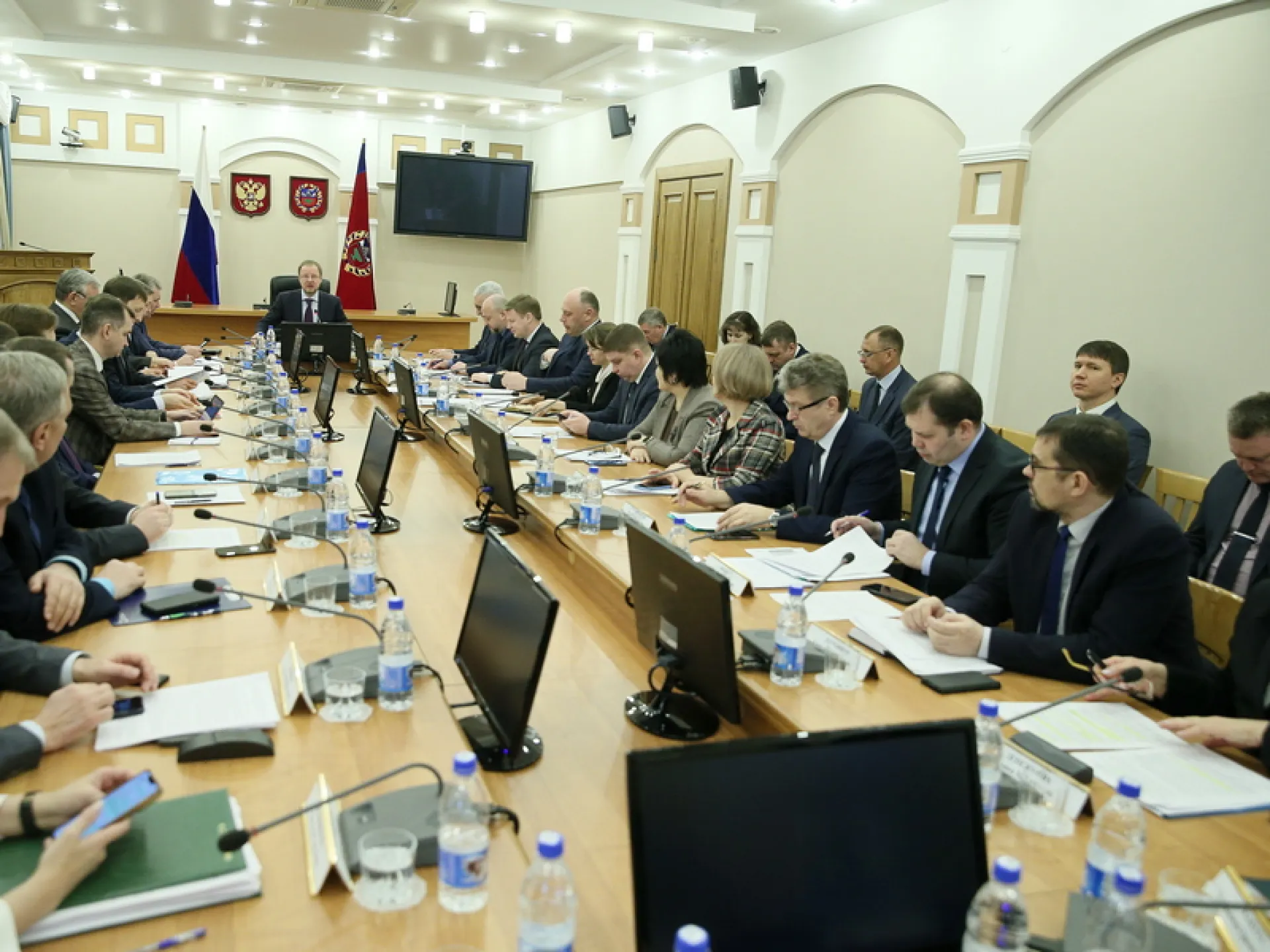 Губернатор Алтайского края Виктор Томенко поручил проиндексировать отдельные социальные выплаты до уровня 11,9 процента