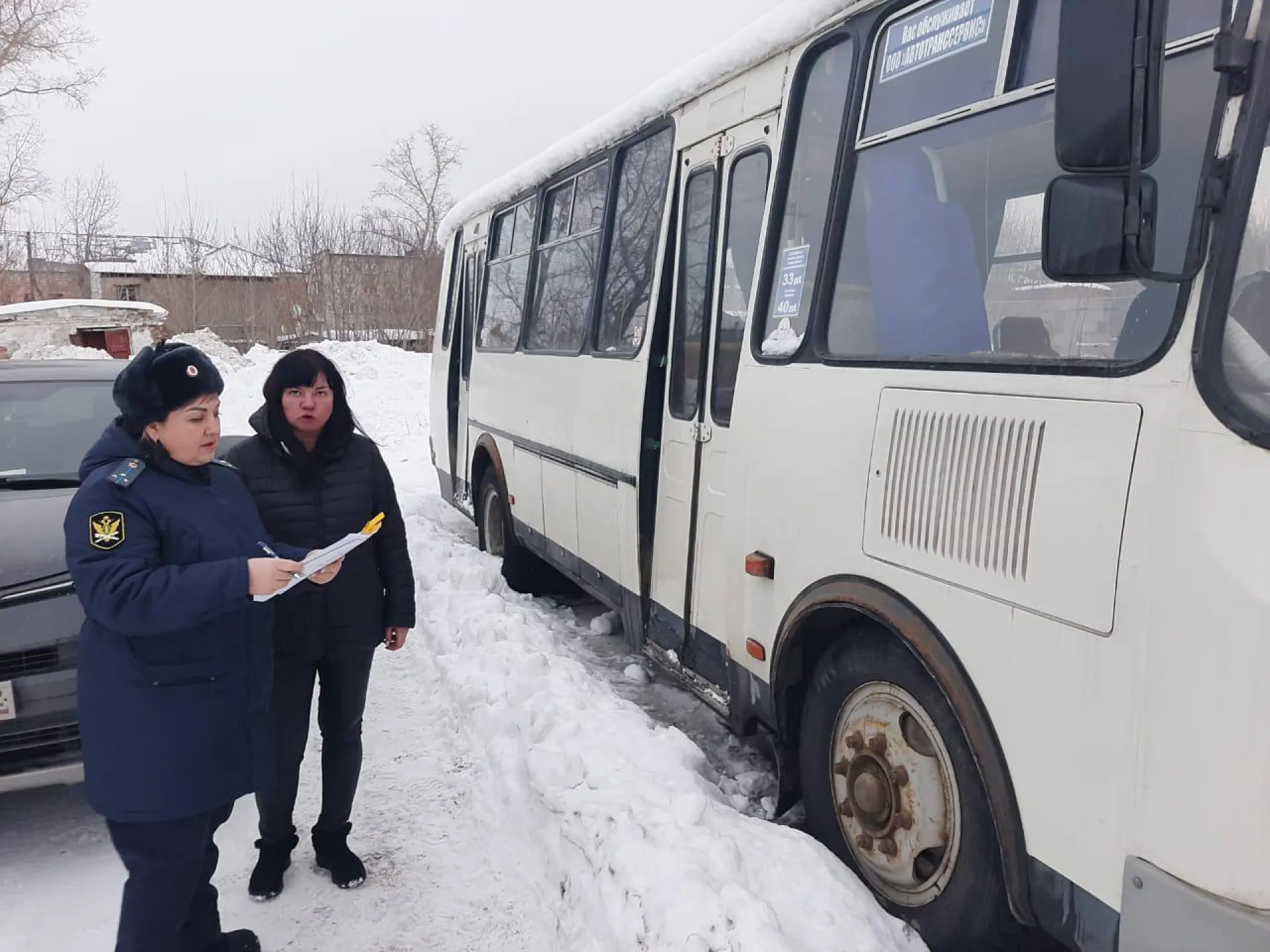 Эксплуатацию пассажирского автобуса приостановили в Бийске Эксплуатацию пассажирского автобуса приостановили в Бийске