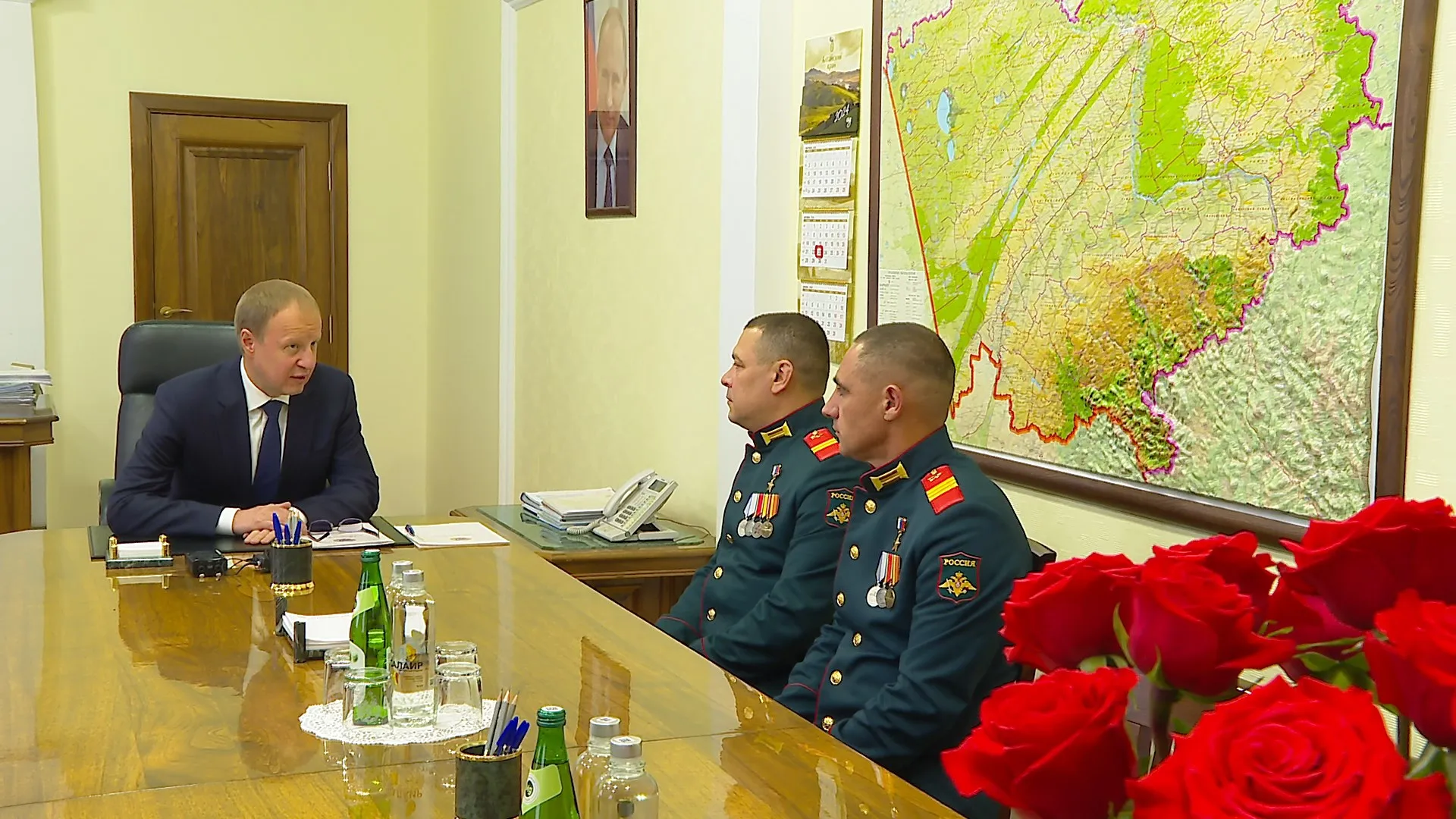 Губернатор Виктор Томенко встретился с Героями России Губернатор Виктор Томенко встретился с Героями России