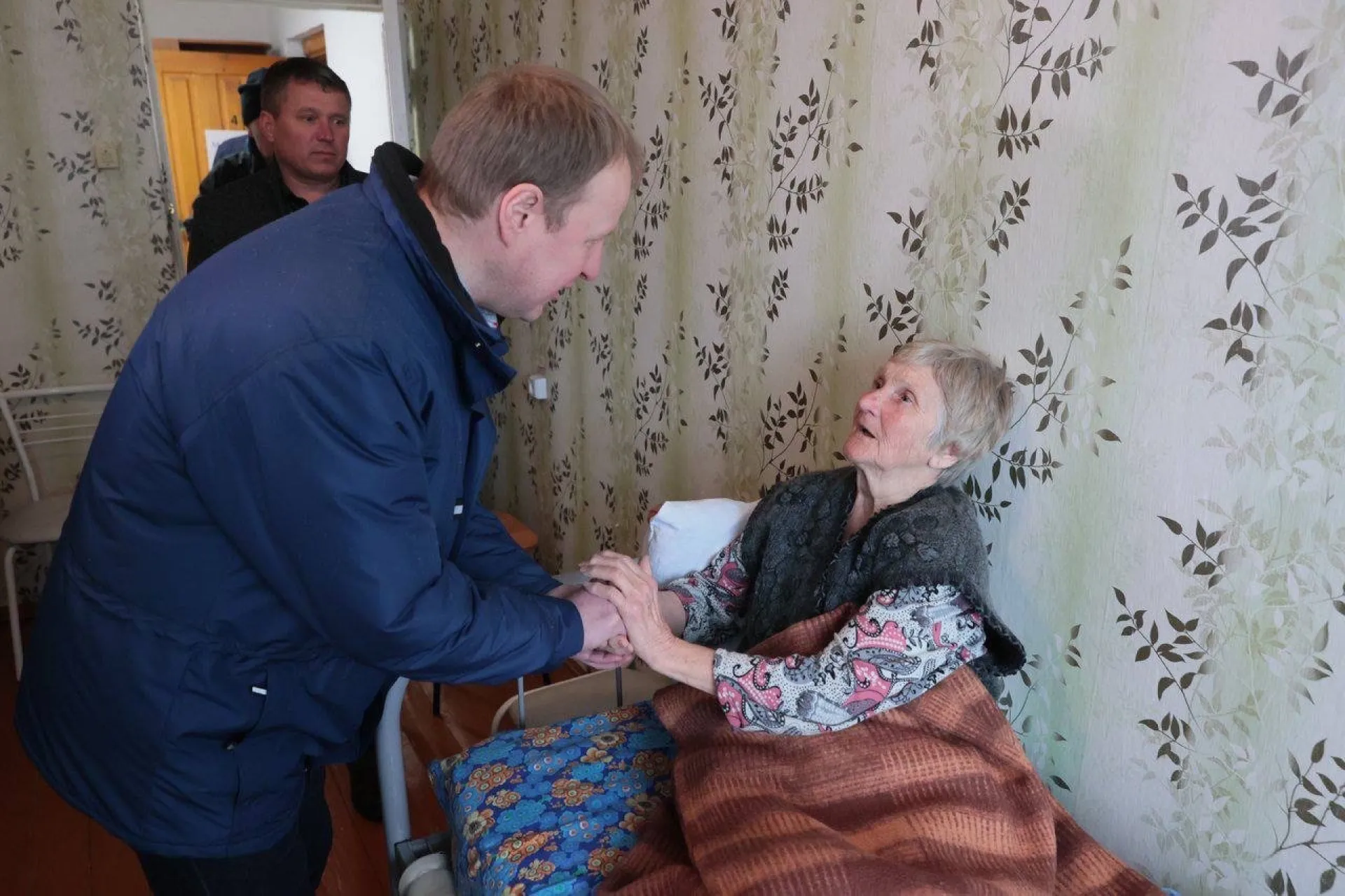 Губернатор Виктор Томенко пообщался с пострадавшими от паводка жителями Алтайского края