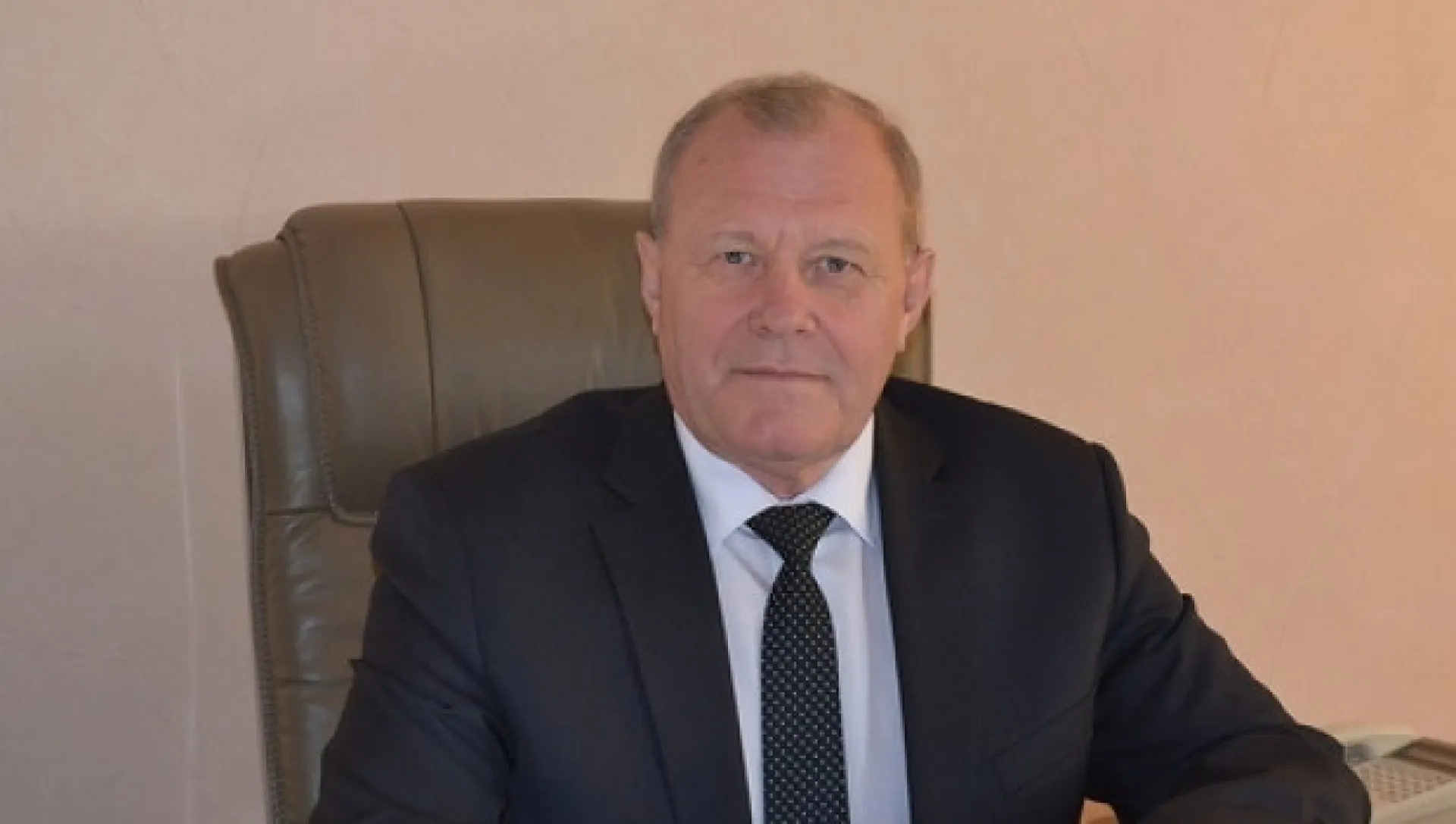 Алтайский чиновник награждал сам себя премиями из районного бюджета. Суд постановил вернуть деньги Алтайский чиновник награждал сам себя премиями из районного бюджета. Суд постановил вернуть деньги