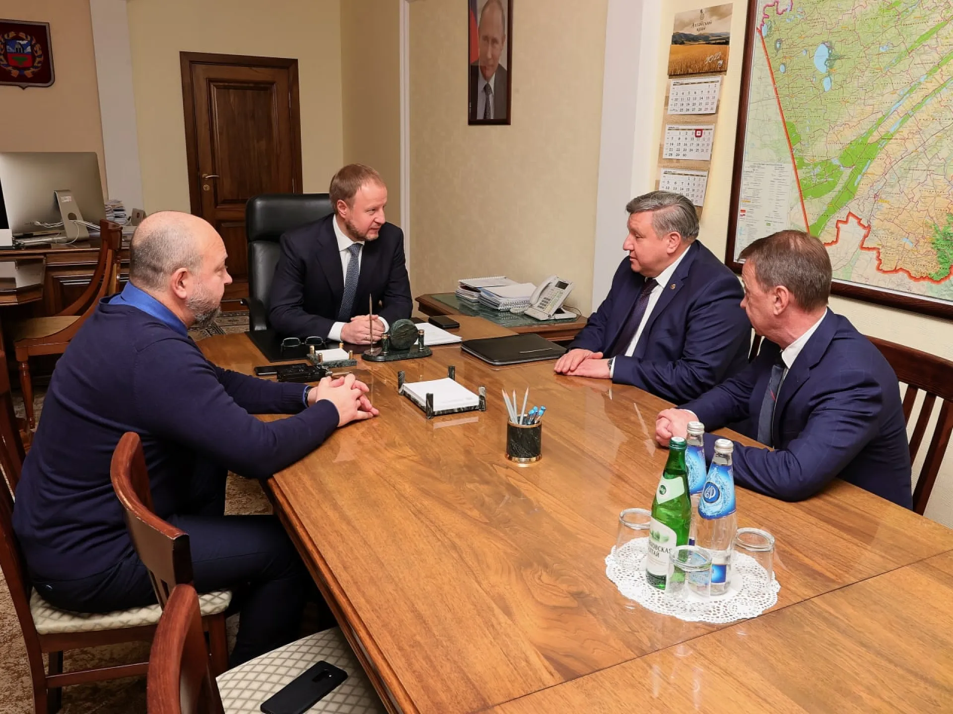 Виктор Томенко провел встречу с заместителем председателя общероссийской общественно-государственной организации «Российское военно-историческое общество» Николаем Овсиенко