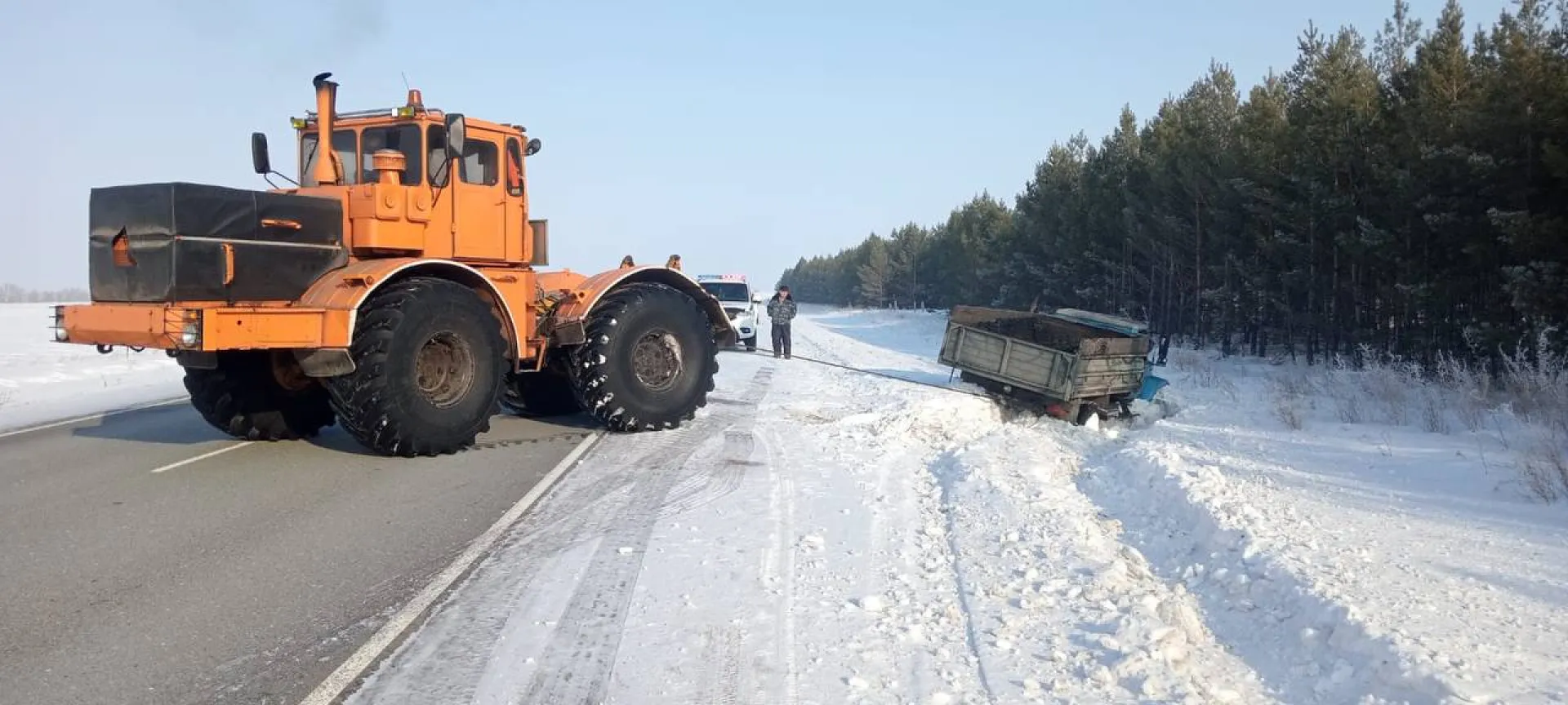Дорожники пришли на помощь водителю, избежавшему серьёзной аварии в Немецком национальном районе Дорожники пришли на помощь водителю, избежавшему серьёзной аварии в Немецком национальном районе