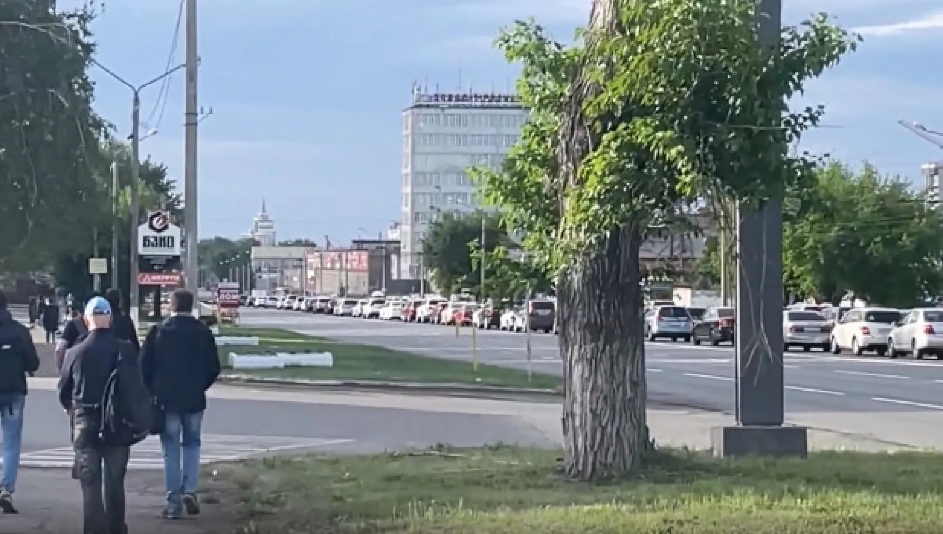 Двухкилометровый затор образовался на дорогах из-за перекрытия моста в Барнауле