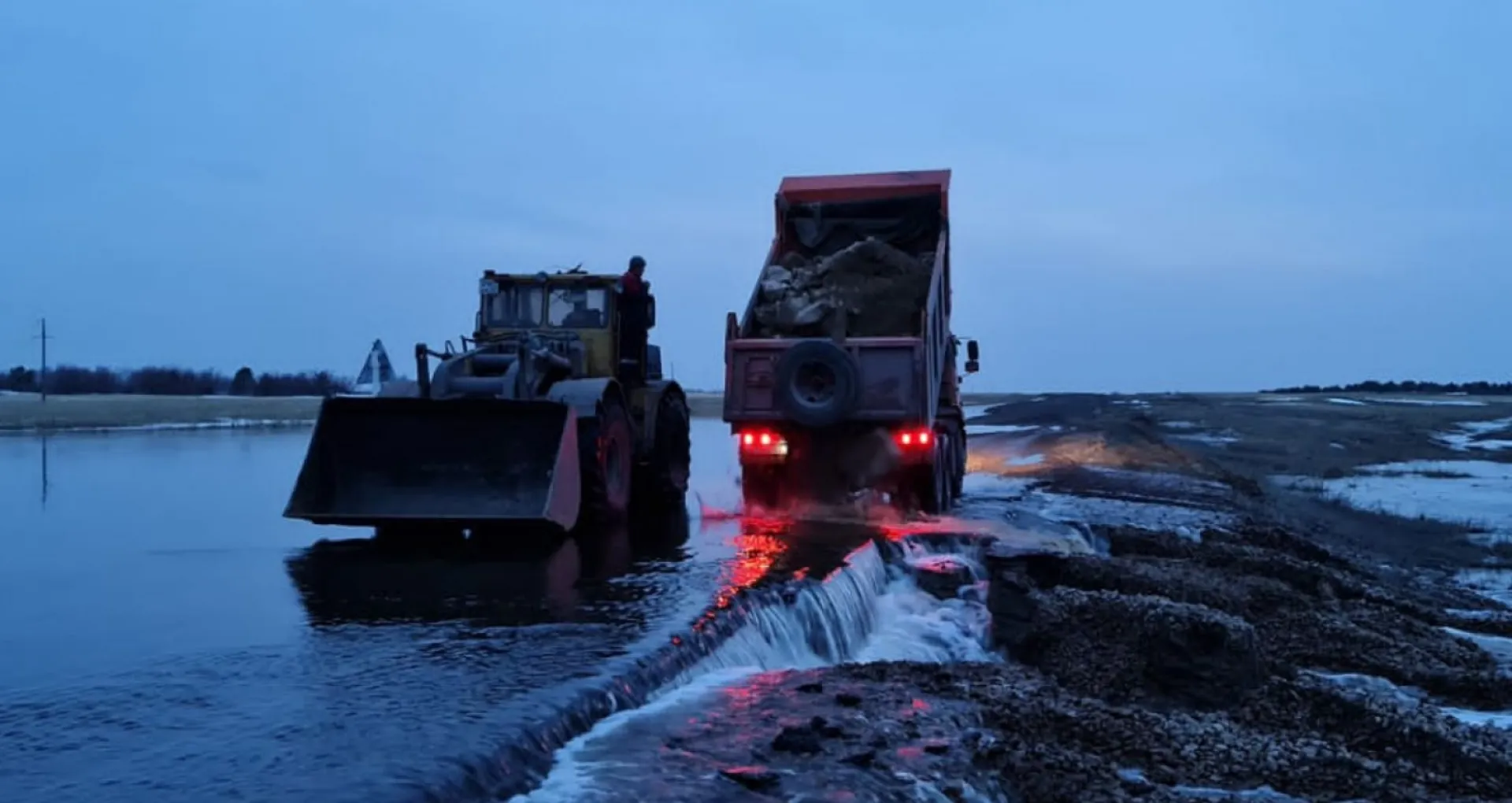 Движение на одной из трасс Алтайского края восстановили после подъема талых вод