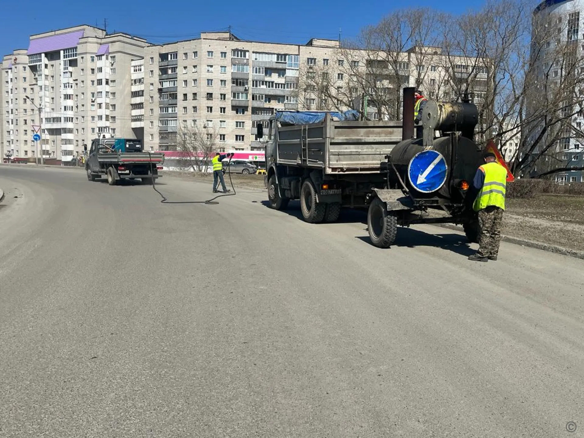 Подрядчики приступили к ремонту дорог в Барнауле Подрядчики приступили к ремонту дорог в Барнауле
