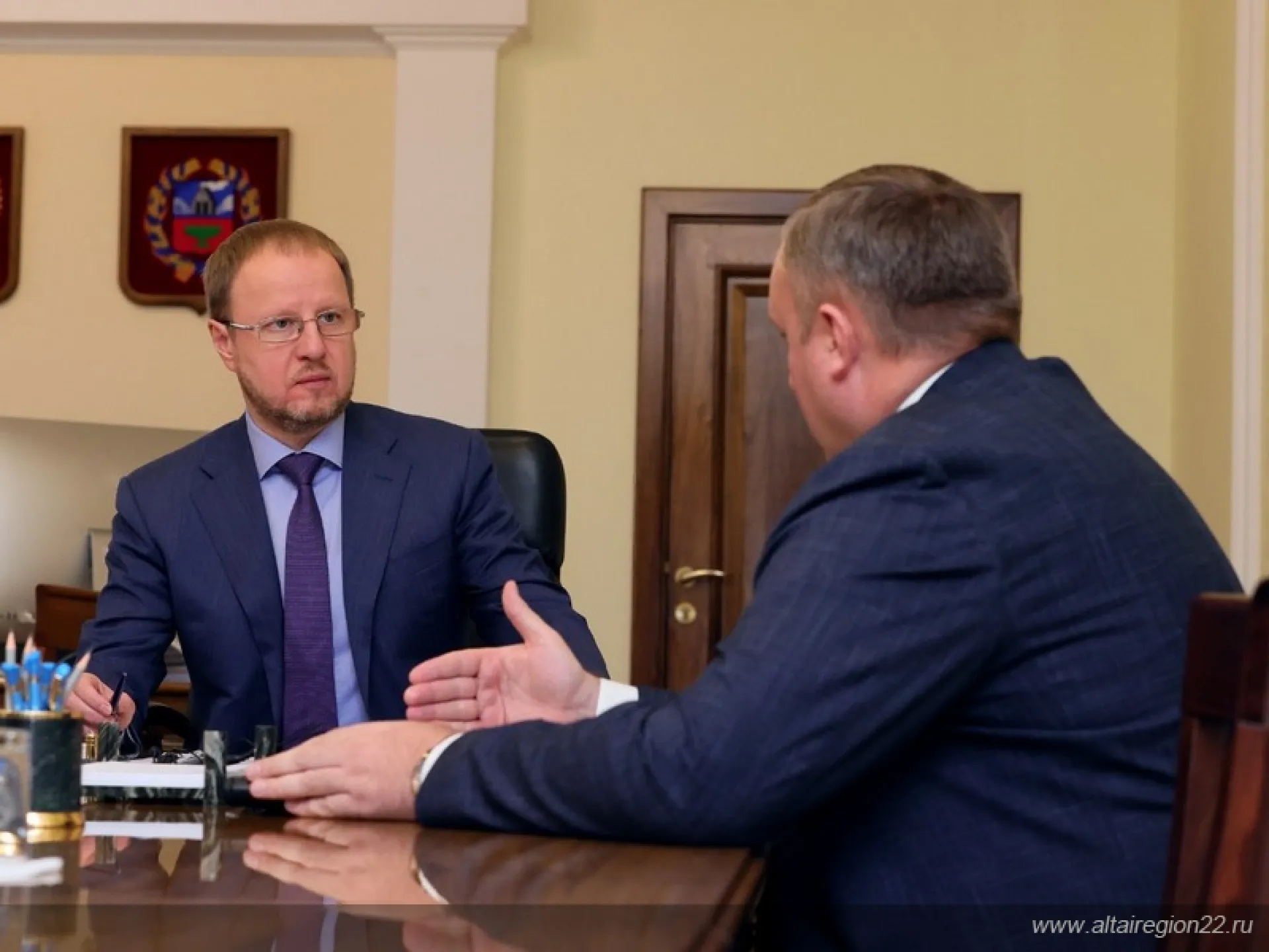 Виктор Томенко встретился с главой Краснощековского района Виктор Томенко встретился с главой Краснощековского района