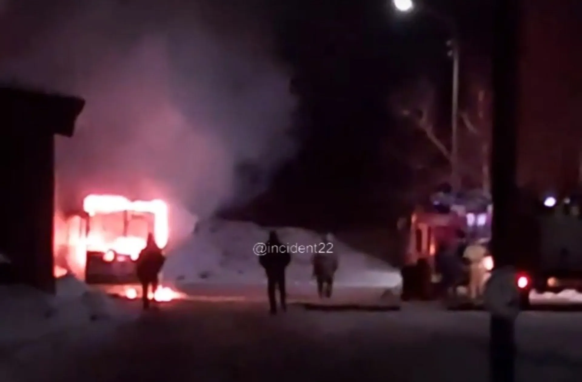 Автобус сгорел в Барнауле