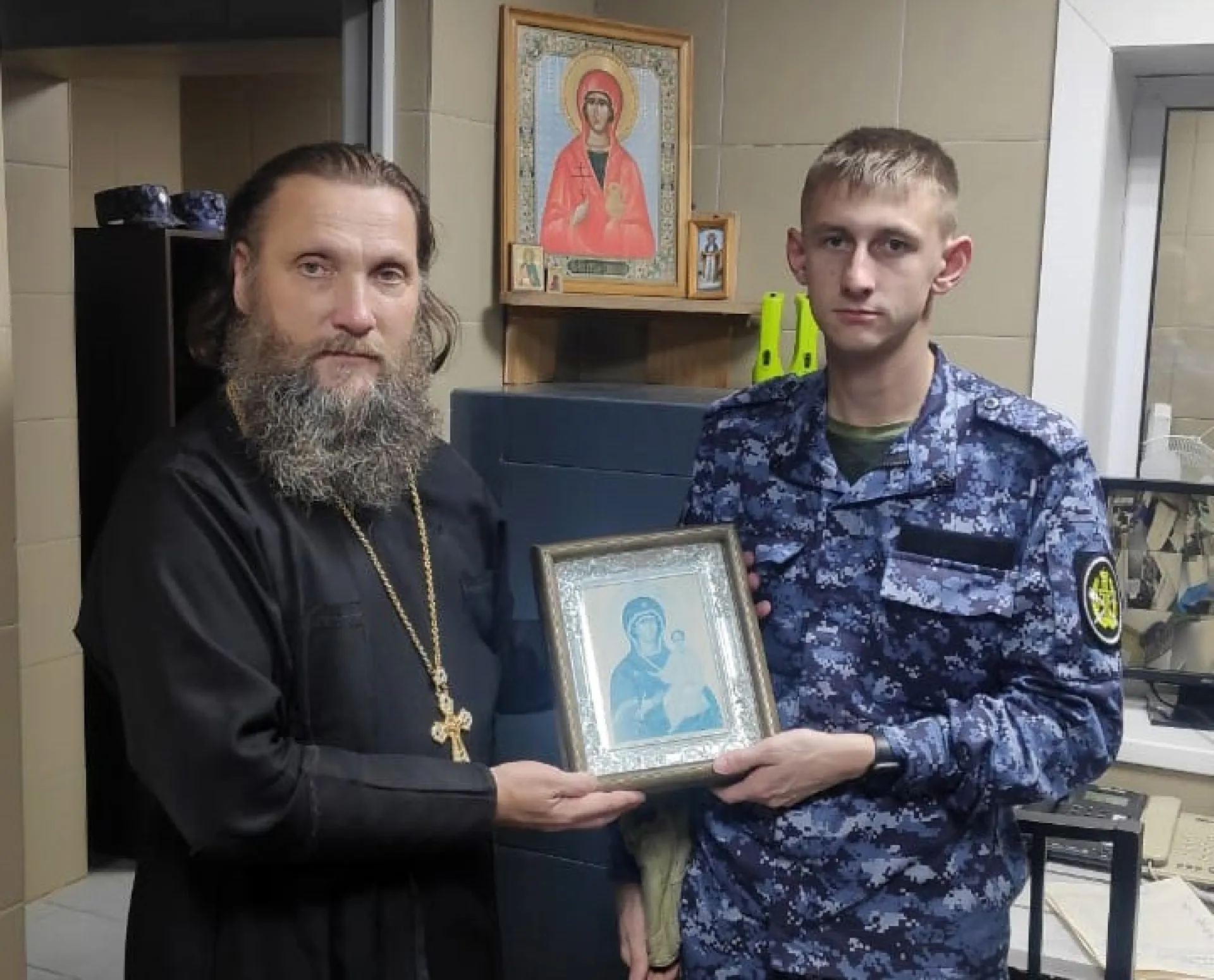Иверскую икону Божией Матери передали в СИЗО Бийска Иверскую икону Божией Матери передали в СИЗО Бийска